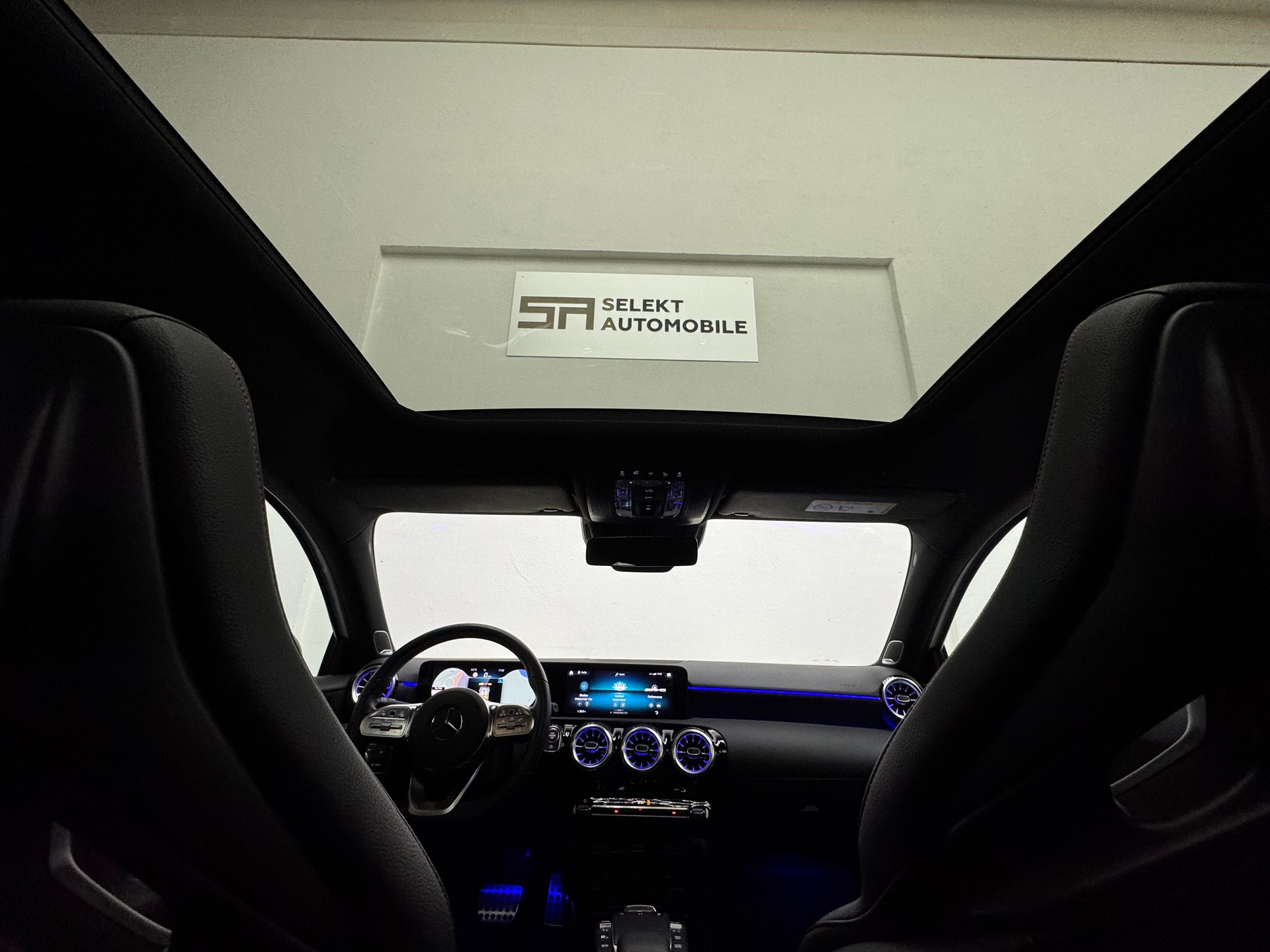 MERCEDES-BENZ A 45 AMG 4Matic+ Speedshift-image-9