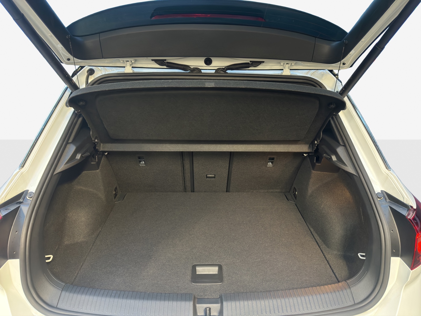 VW T-Roc 2.0 TSI R DSG 4Motion-image-12