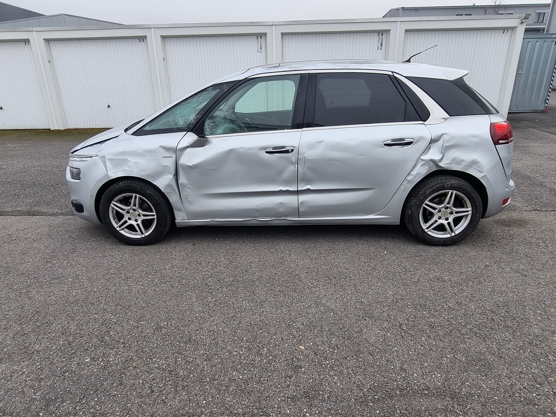 CITROEN C4 Picasso 1.6 e-HDi Exclusive ETG6-image-8