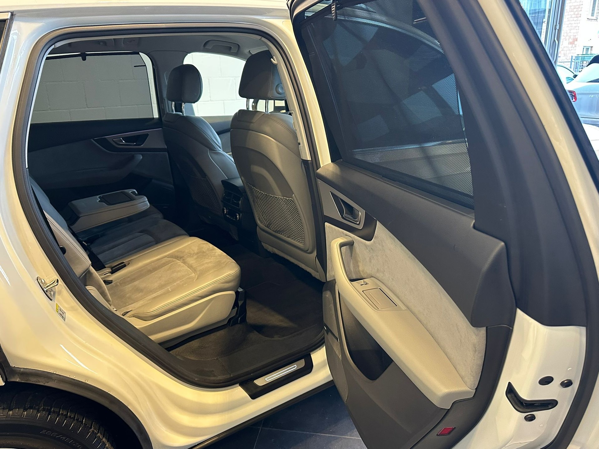 AUDI Q7 3.0 TDI quattro tiptronic-image-11