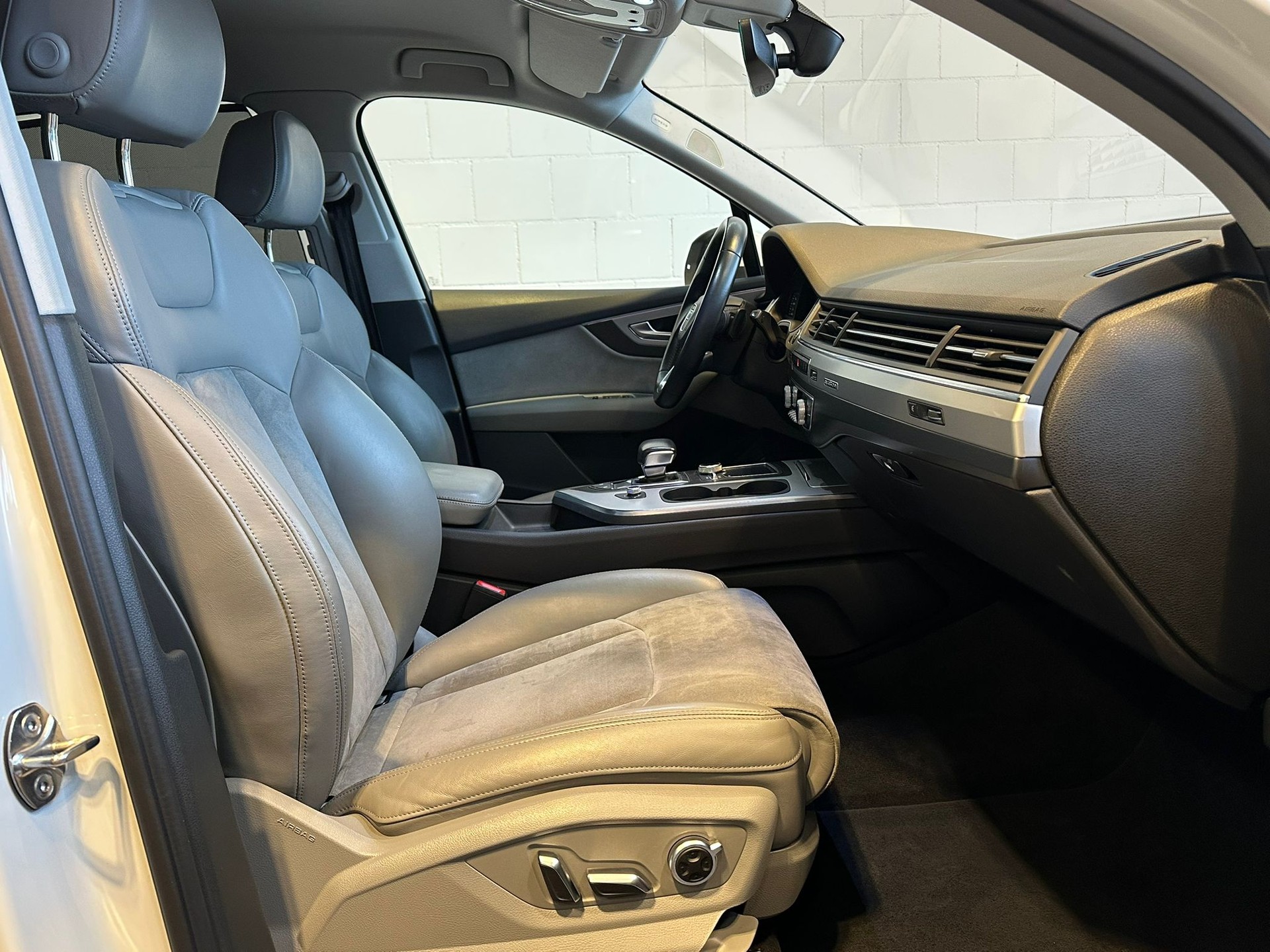 AUDI Q7 3.0 TDI quattro tiptronic-image-9