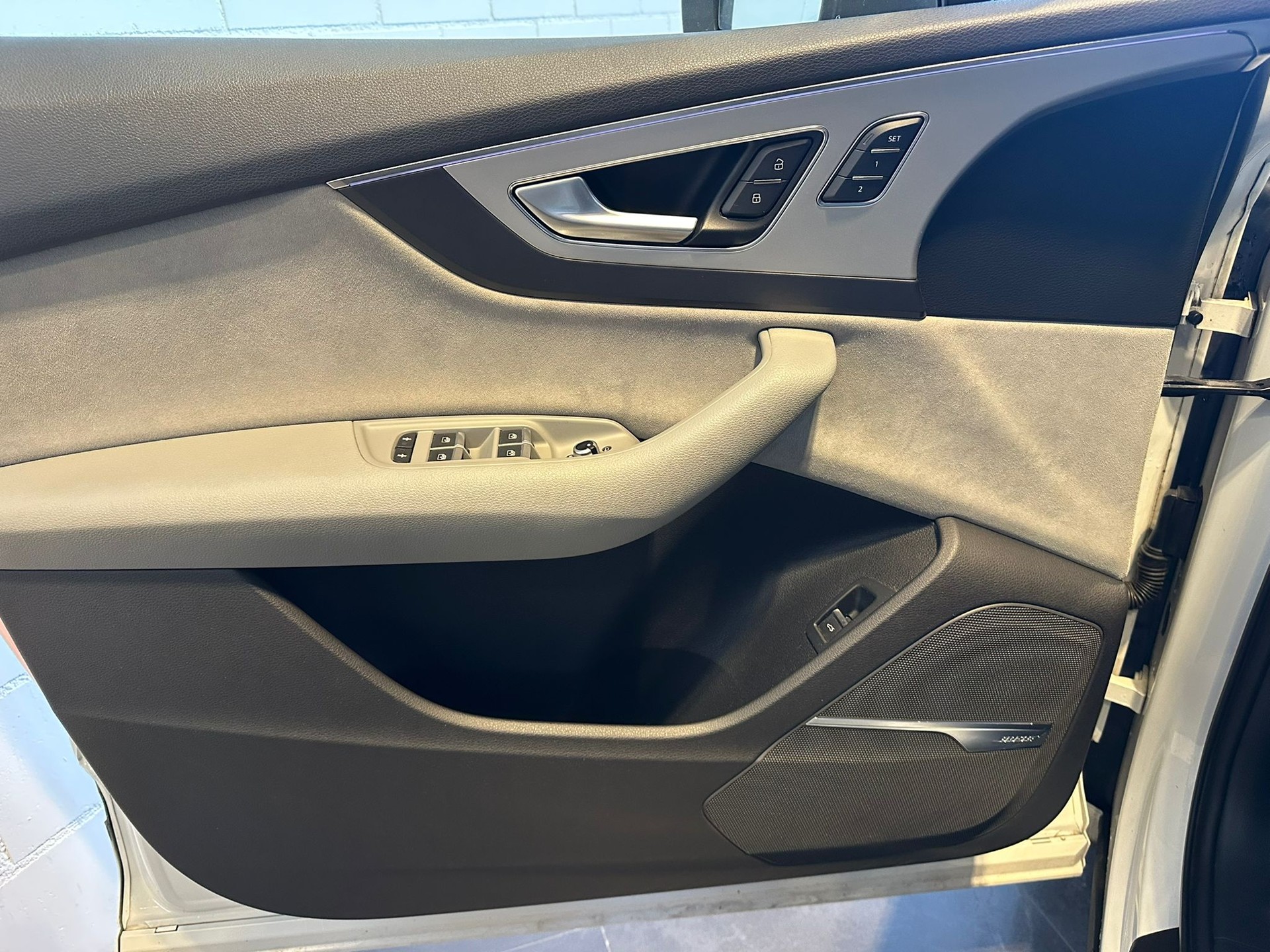 AUDI Q7 3.0 TDI quattro tiptronic-image-27