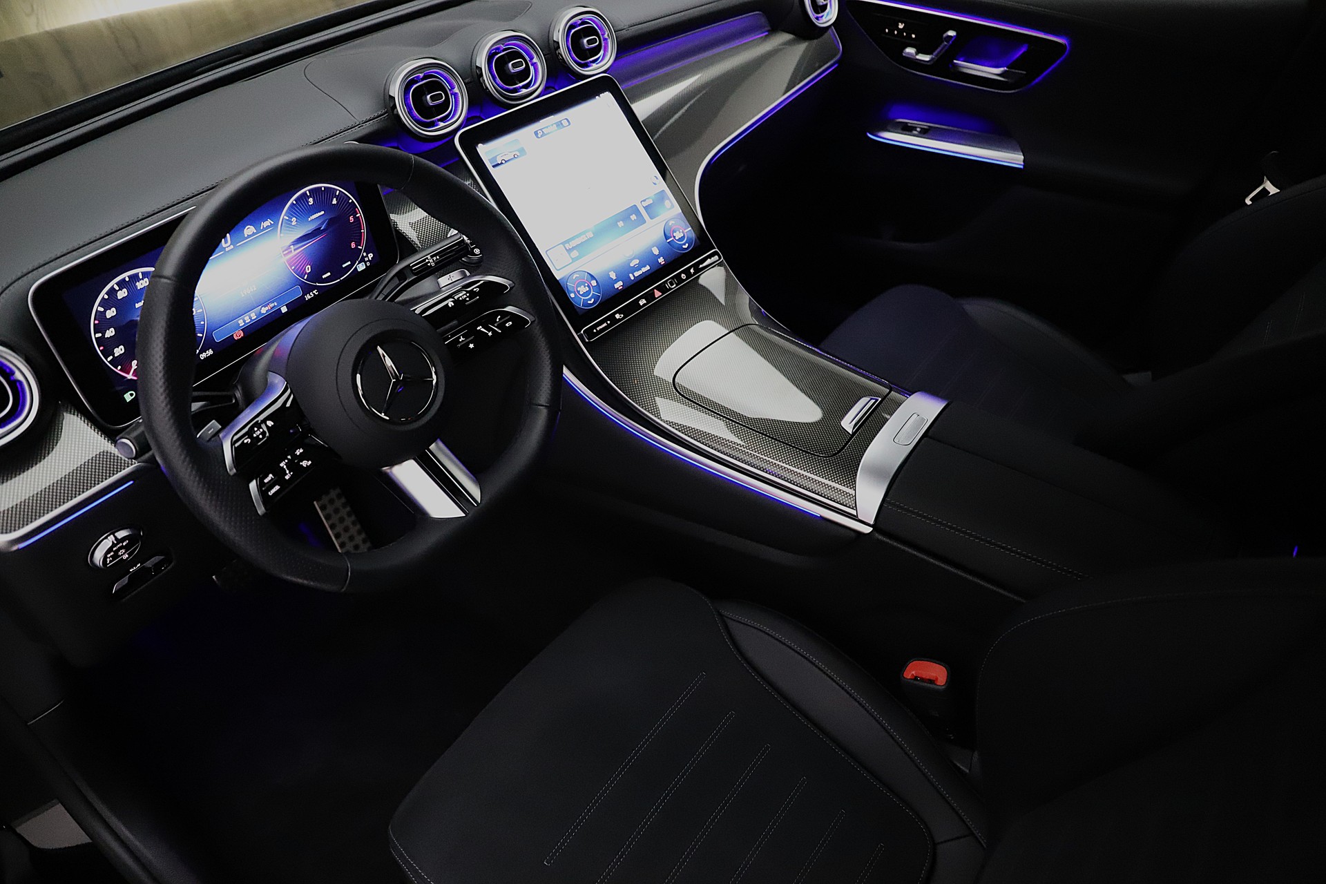 MERCEDES-BENZ GLC 300 d 4Matic 9G-Tronic AMG Line Premium-image-4