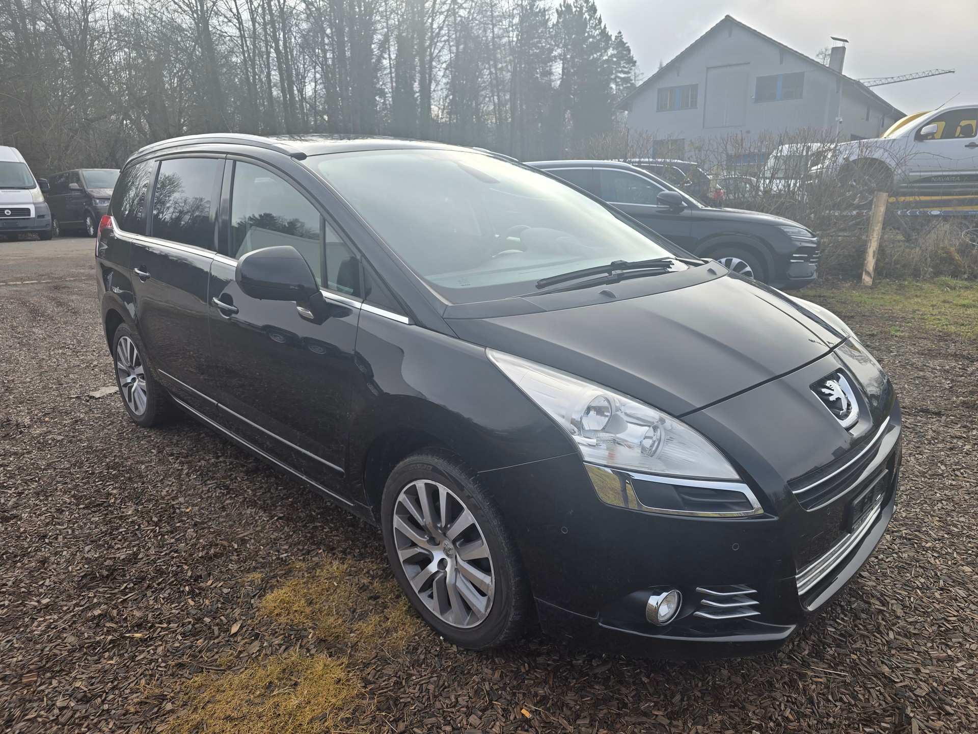 PEUGEOT 5008 1.6 16V T Allure Automatic-showroom-element-1