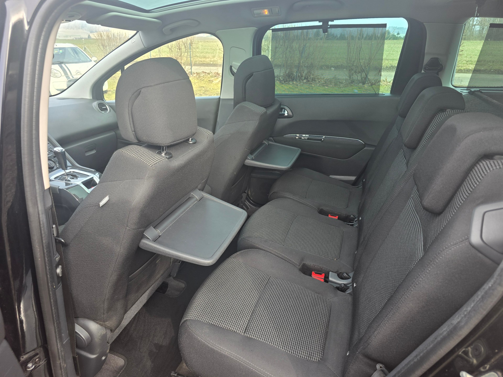 PEUGEOT 5008 1.6 16V T Allure Automatic-image-9