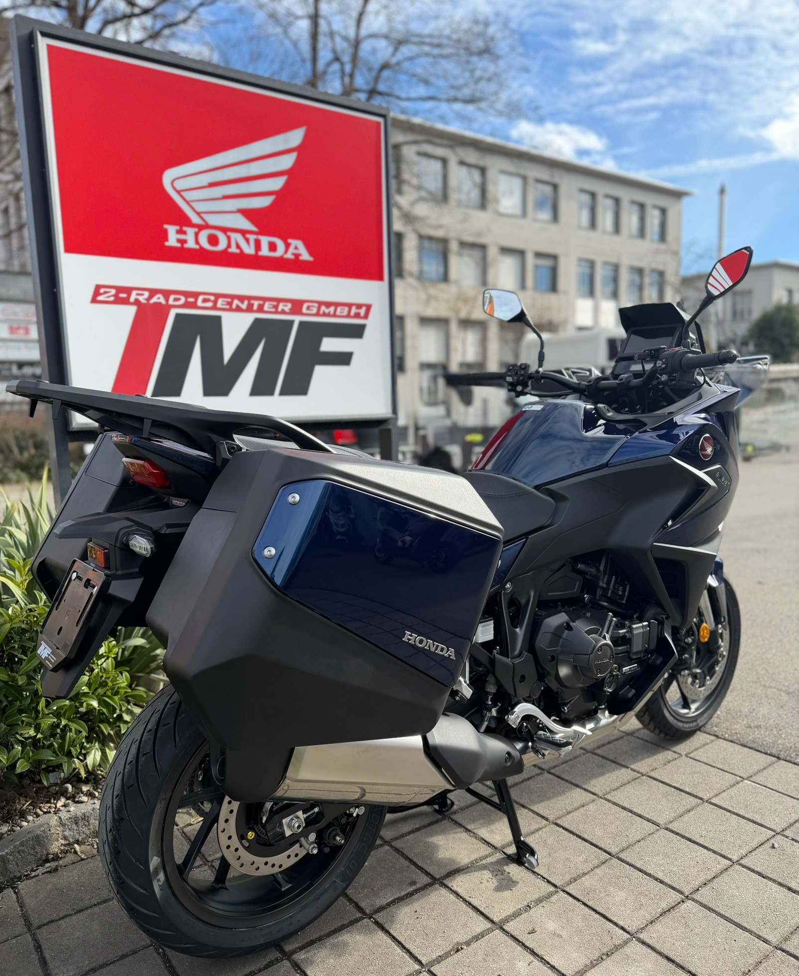 HONDA DCT-showroom-element-2