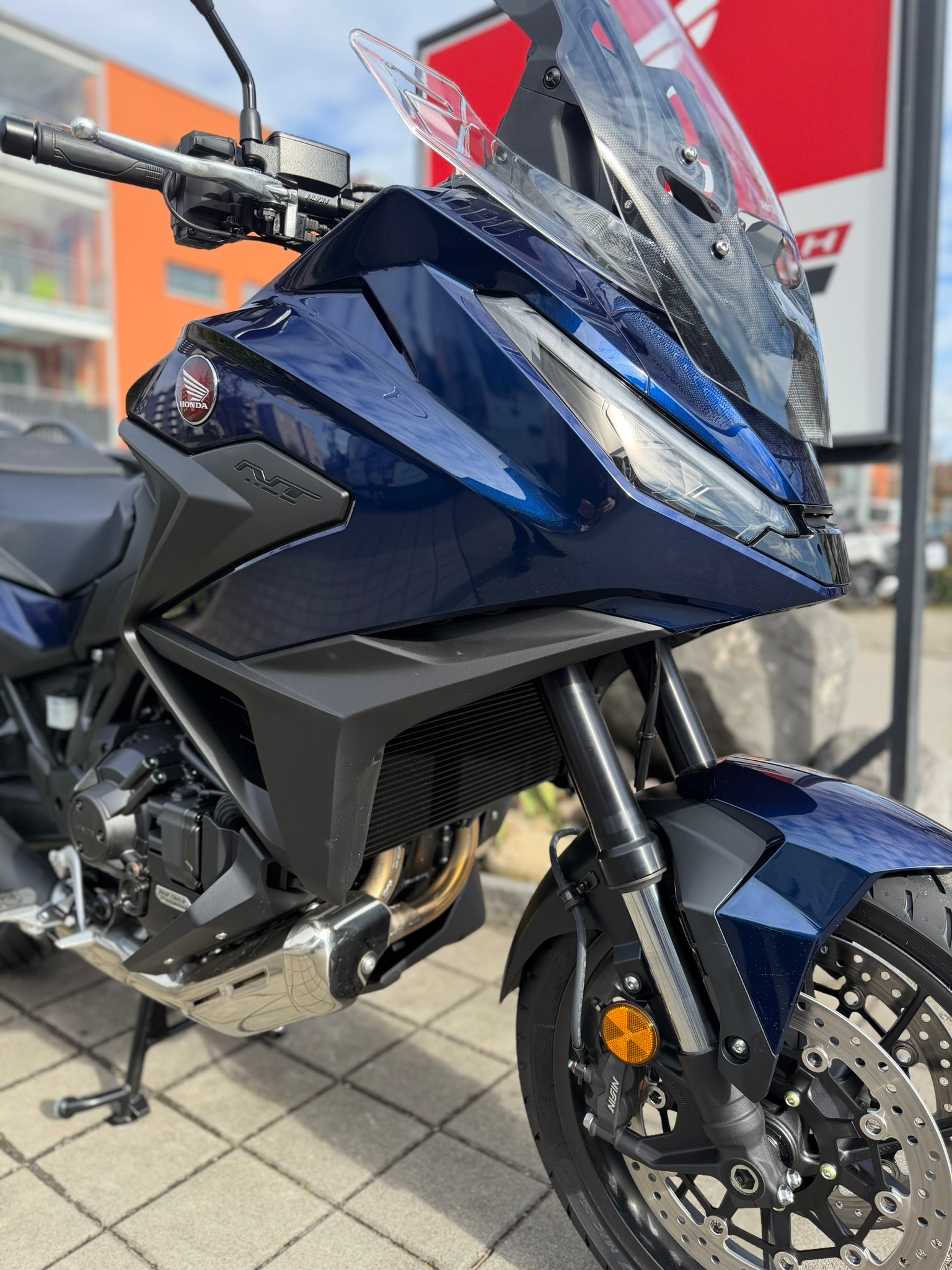 HONDA DCT-showroom-element-3