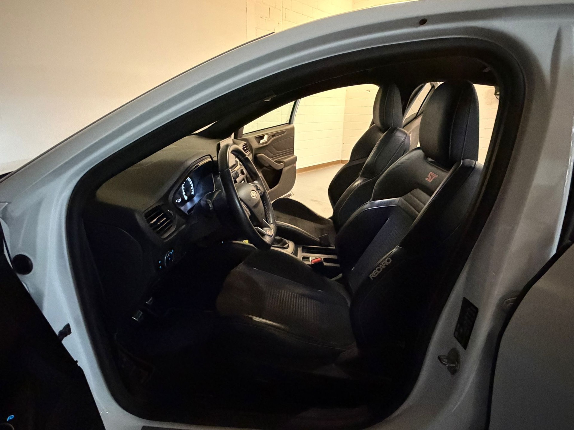 FORD Focus ST 2.3 EcoBoost Mountune ***CH-Fahrzeug***-image-12