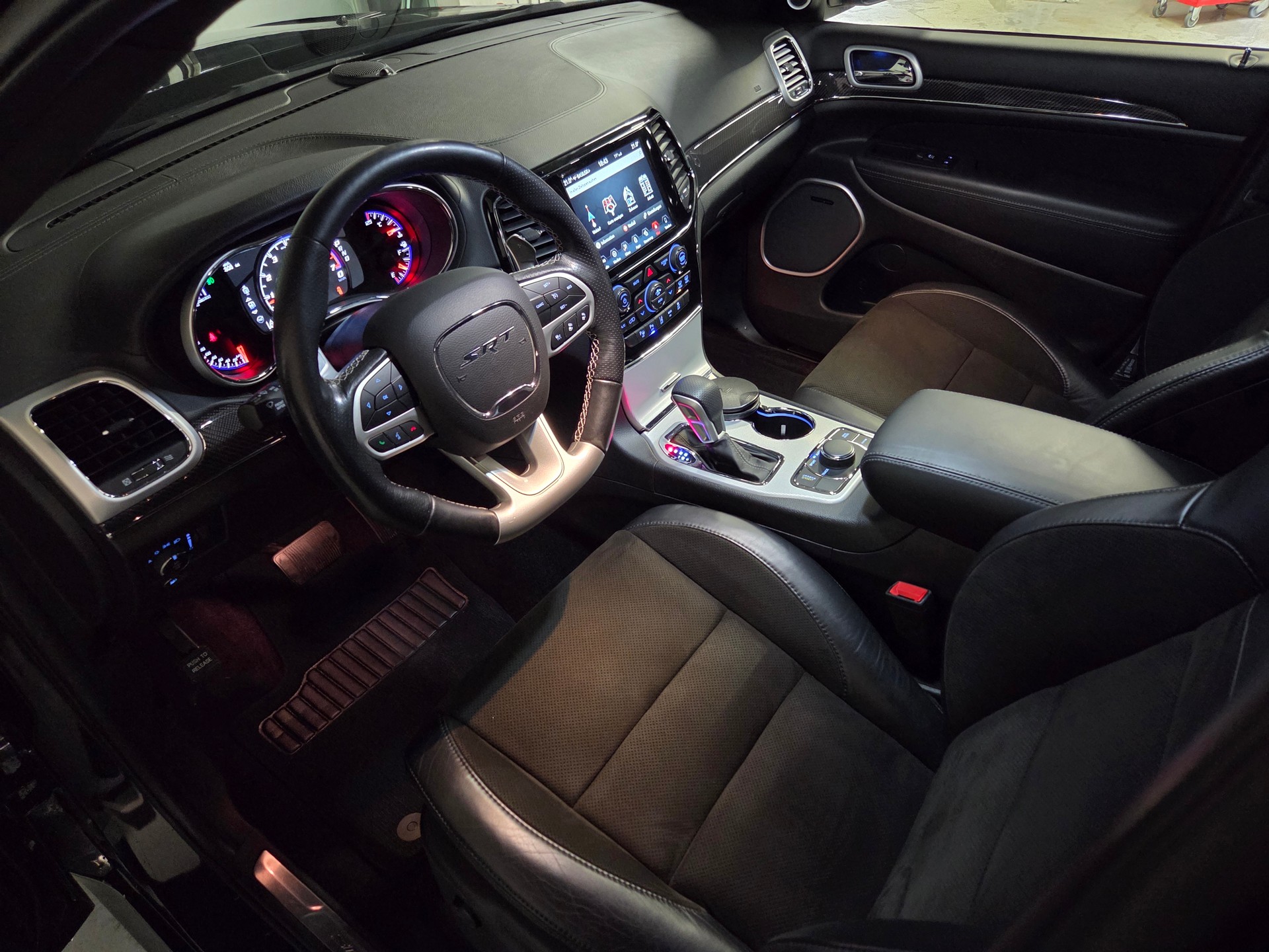 JEEP Grand Cherokee 6.4 V8 HEMI SRT8-image-3