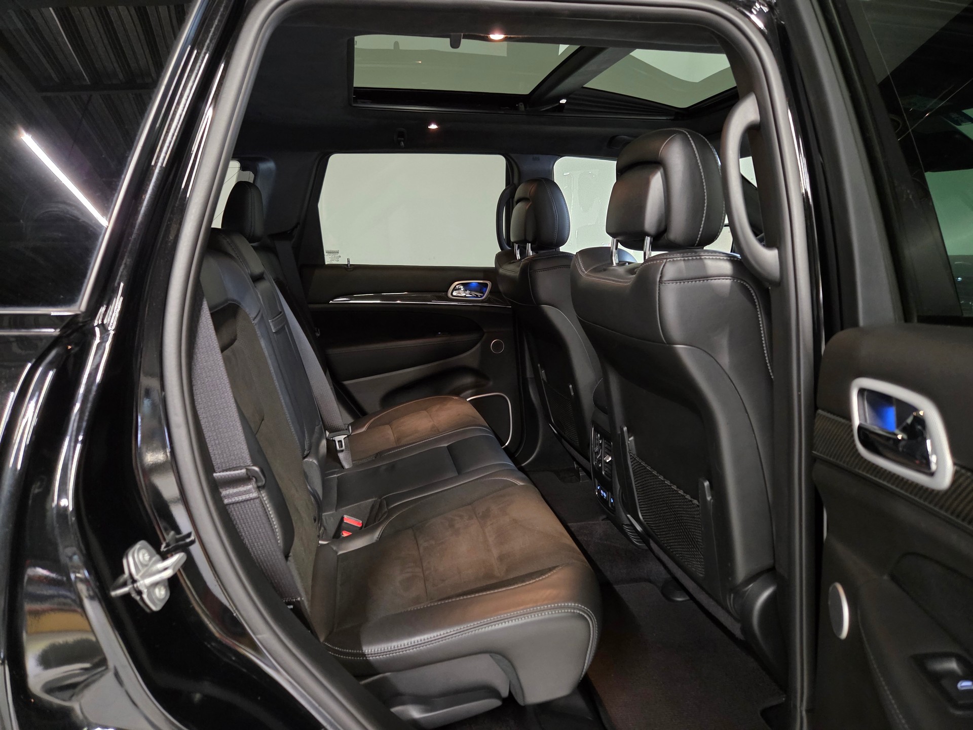 JEEP Grand Cherokee 6.4 V8 HEMI SRT8-image-25