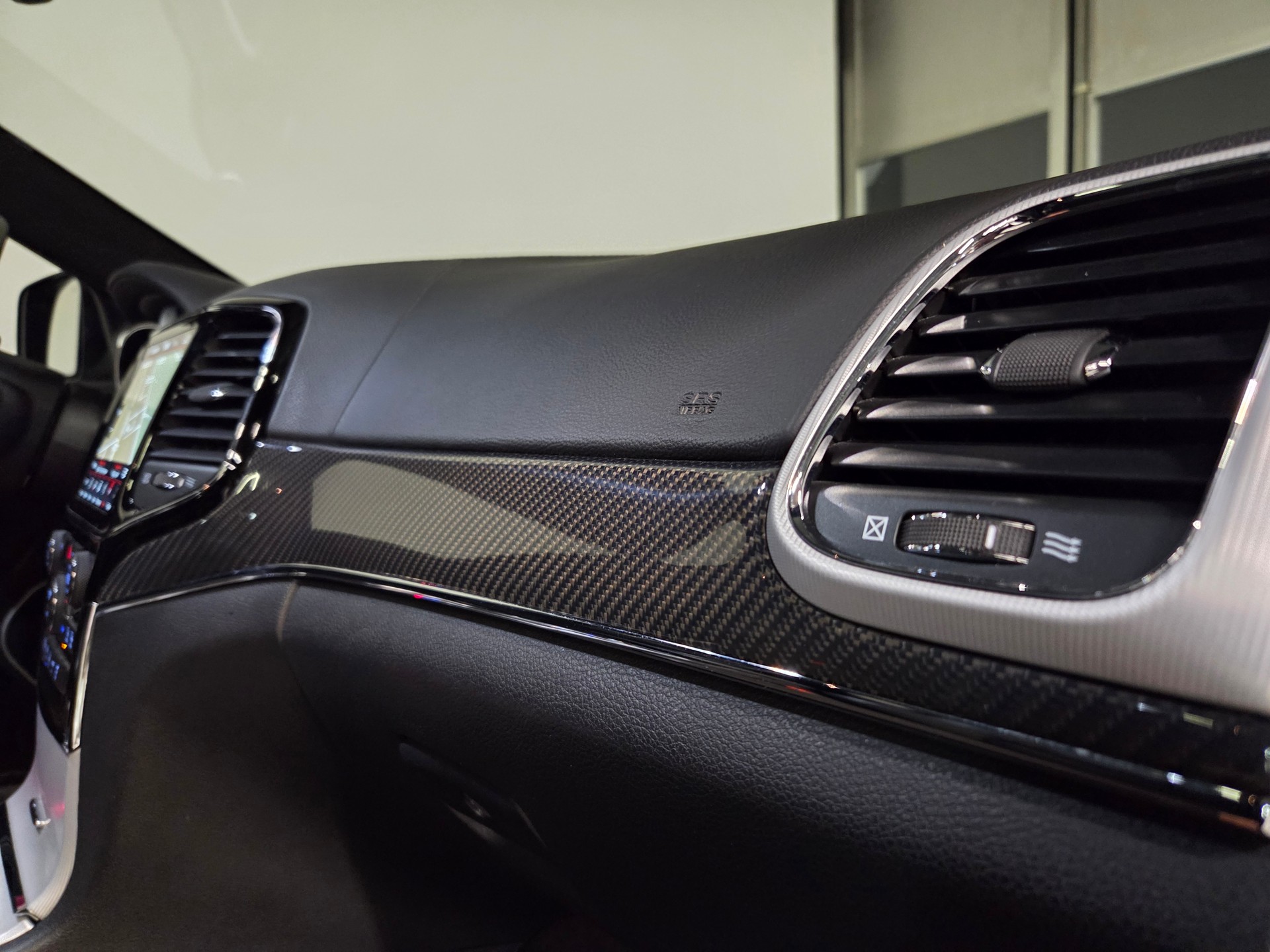 JEEP Grand Cherokee 6.4 V8 HEMI SRT8-image-23