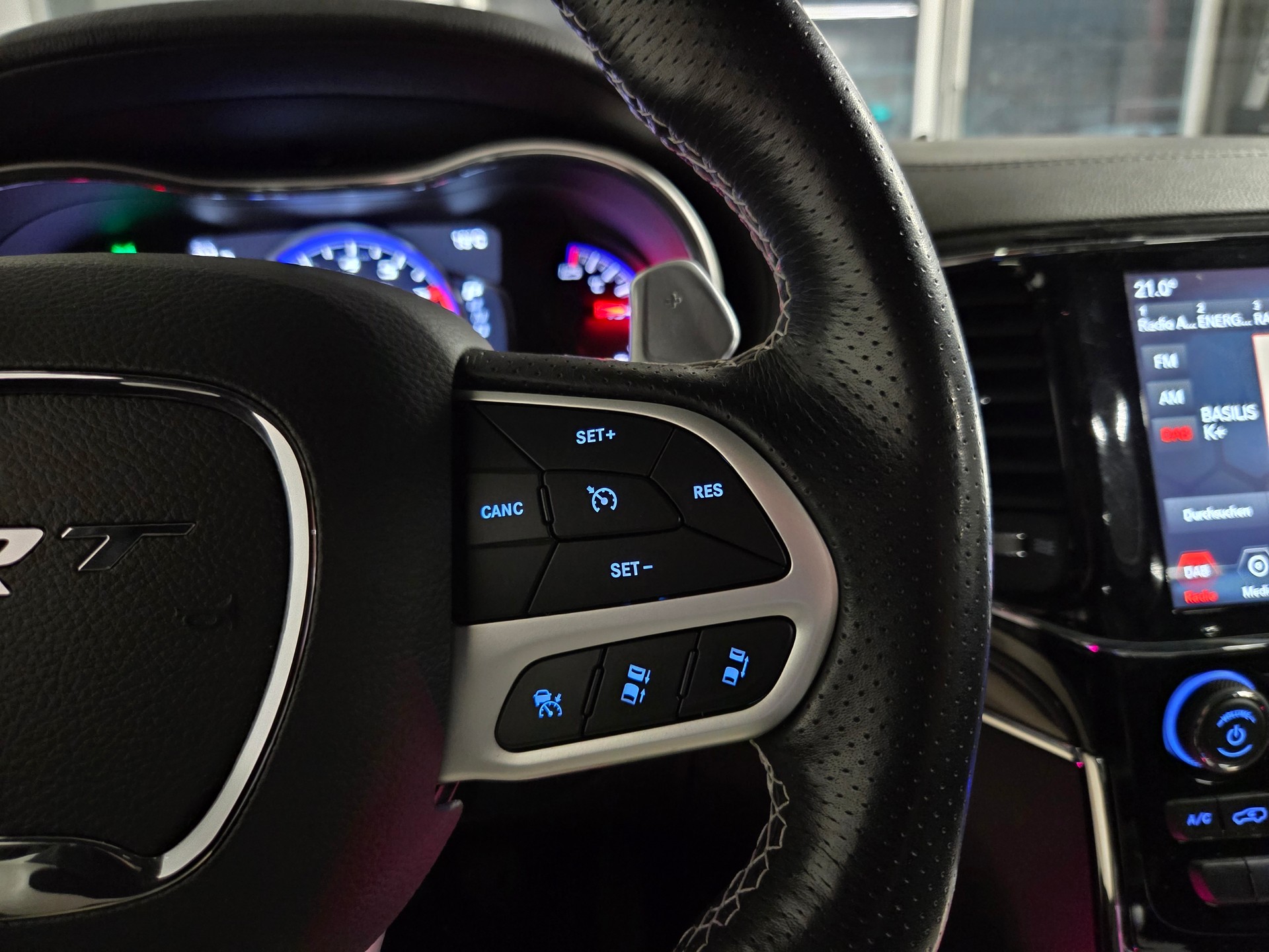 JEEP Grand Cherokee 6.4 V8 HEMI SRT8-image-6
