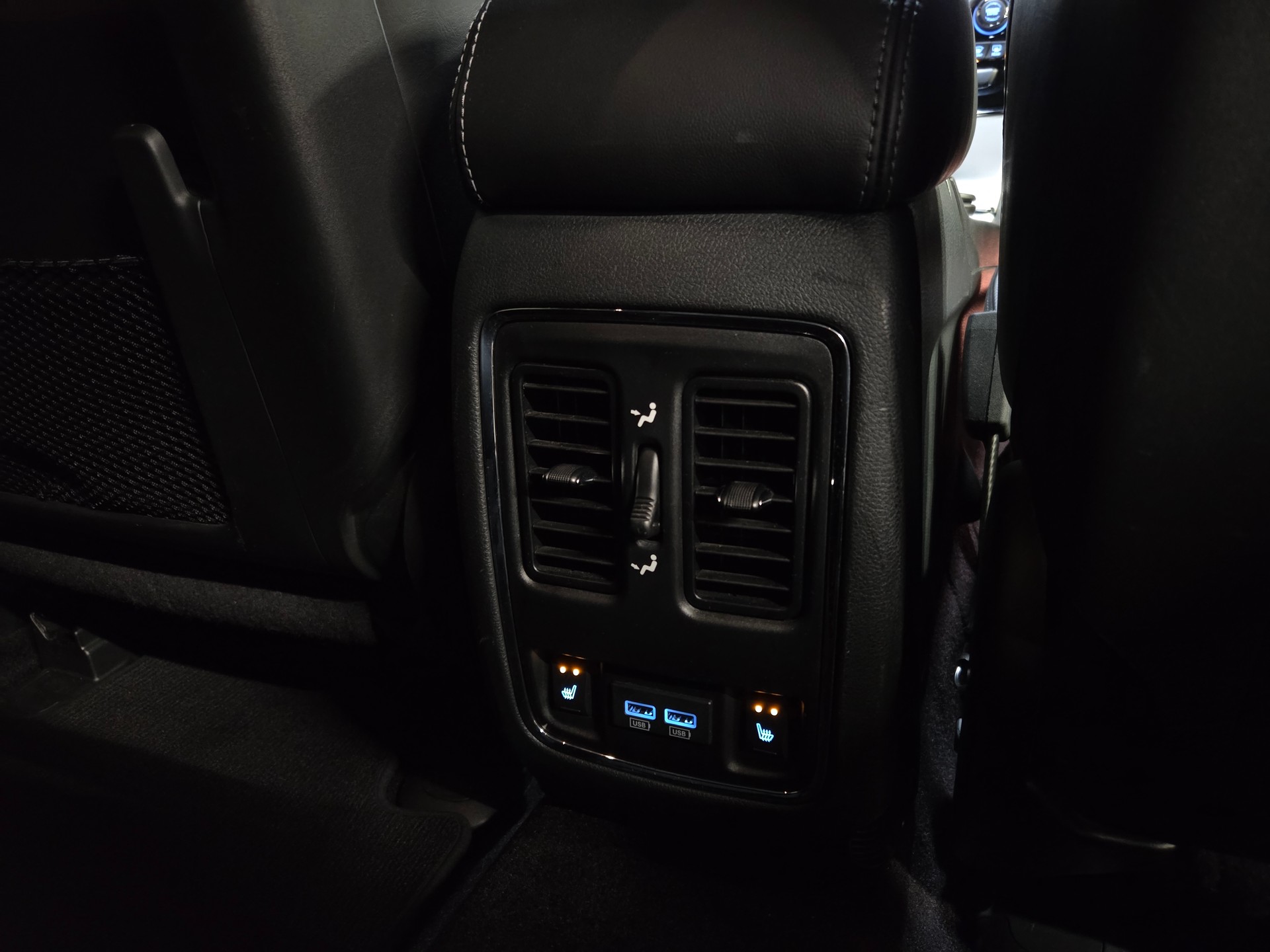 JEEP Grand Cherokee 6.4 V8 HEMI SRT8-image-26