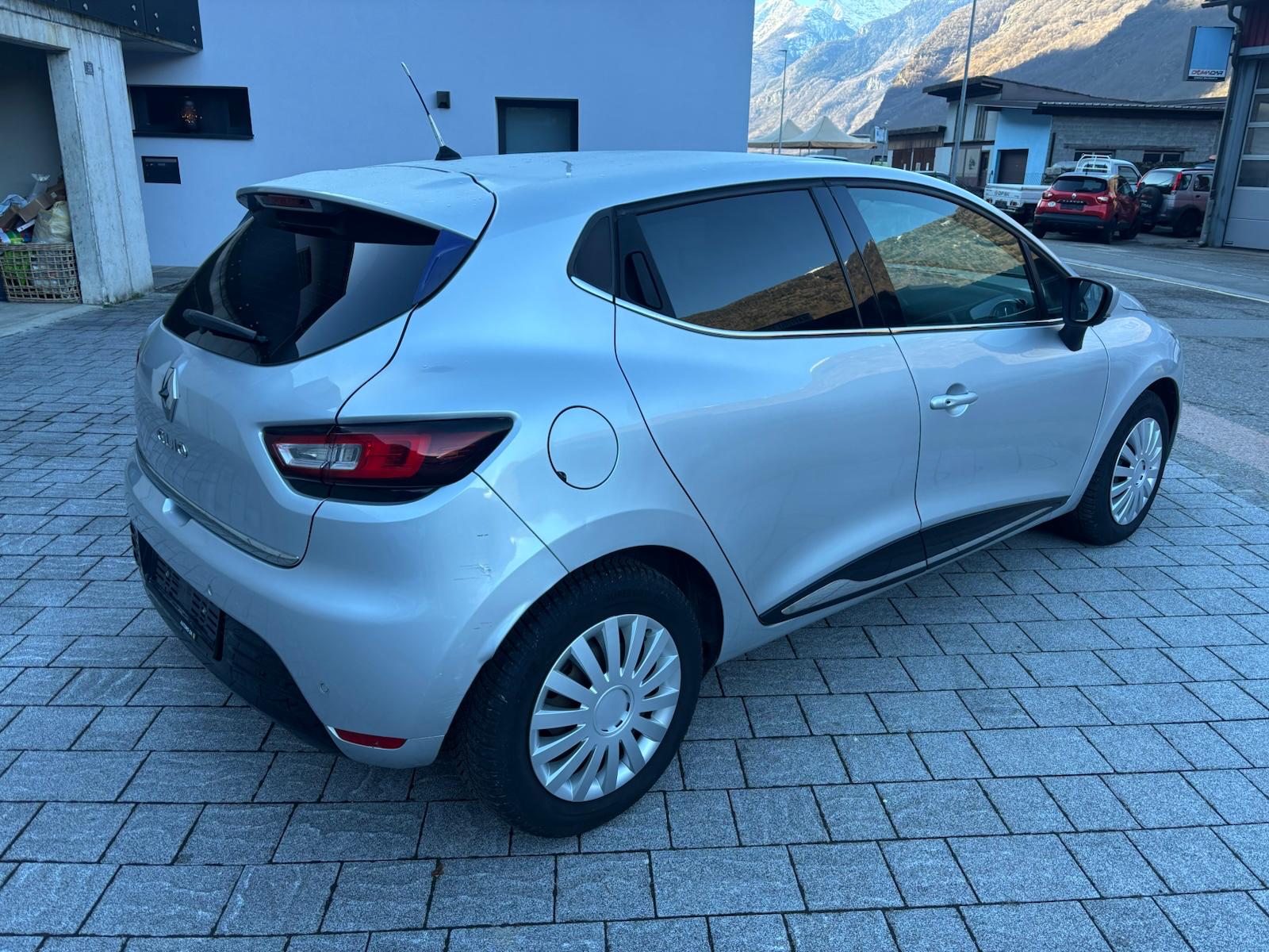 RENAULT Clio 1.2 16V T Intens-image-3