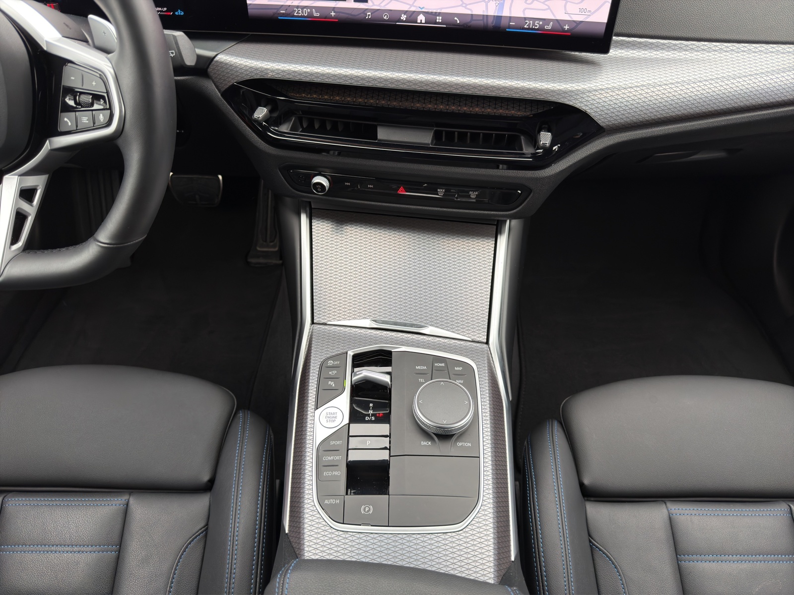 BMW 320d xDrive 48V Touring Steptronic M Sport-image-12