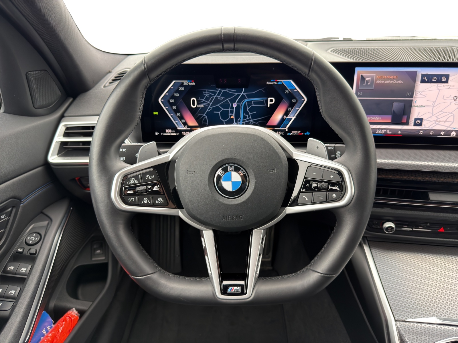 BMW 320d xDrive 48V Touring Steptronic M Sport-image-10