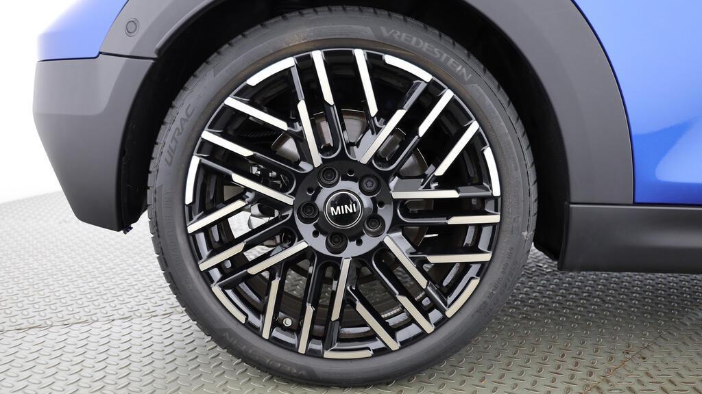 MINI Cooper S Cabrio-image-7
