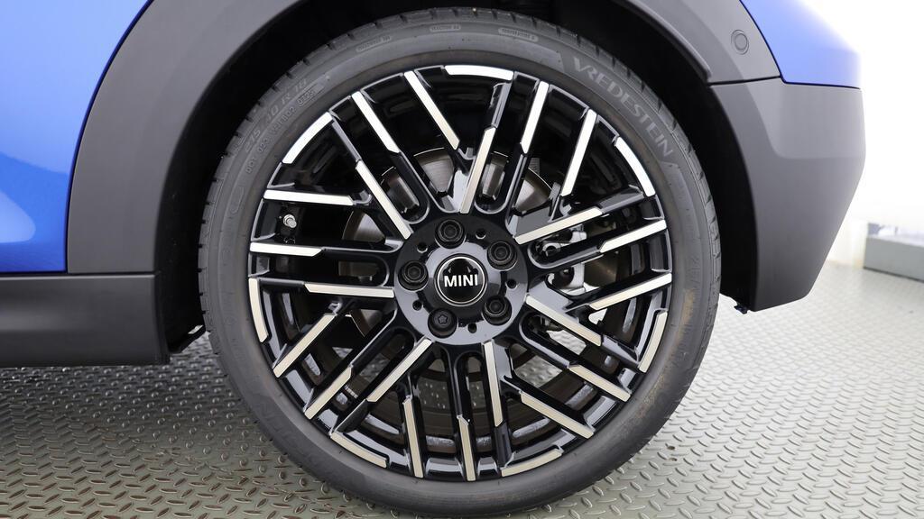 MINI Cooper S Cabrio-image-10