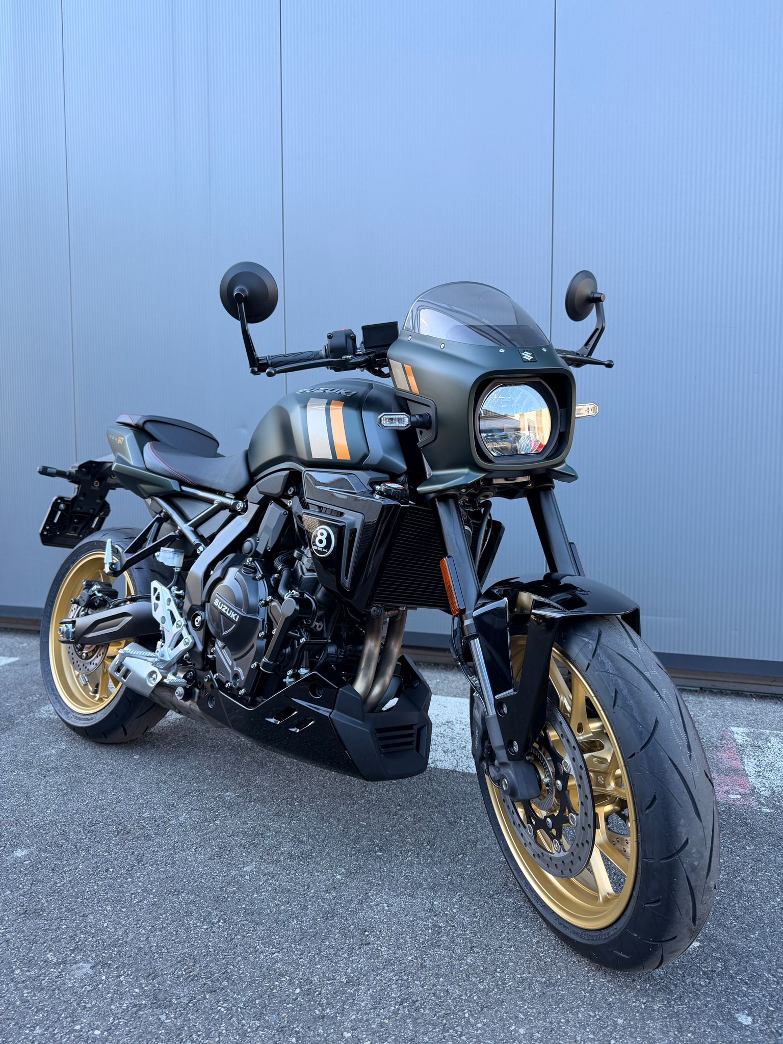 SUZUKI GSX-8TT MY26-showroom-element-1