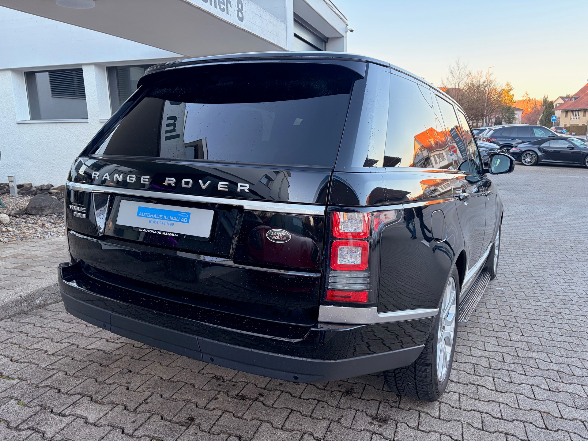 LAND ROVER Range Rover 4.4 SDV8 Vogue Automatic-image-2