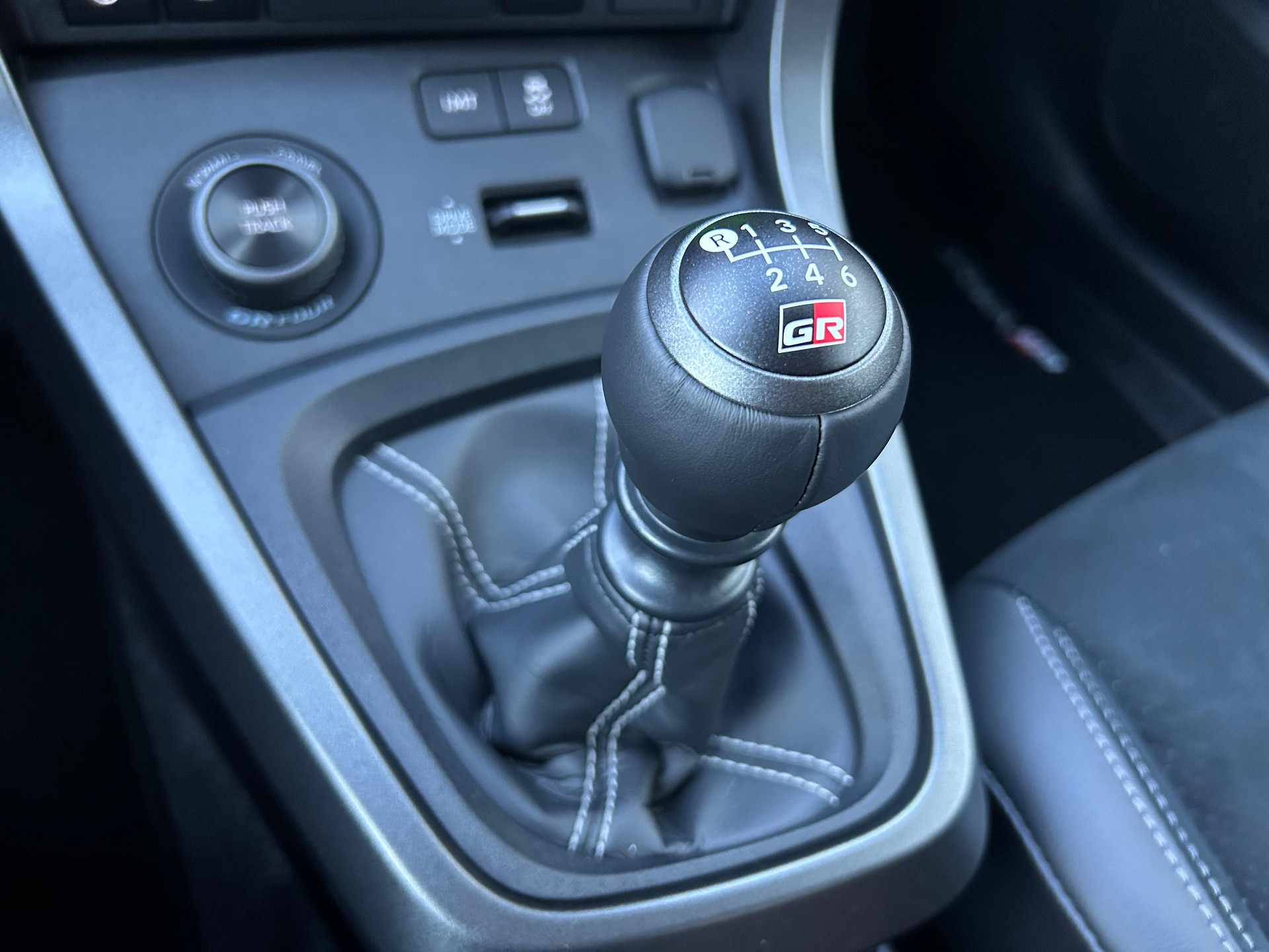 TOYOTA GR Yaris 1.6 Turbo Sport 4x4-image-11