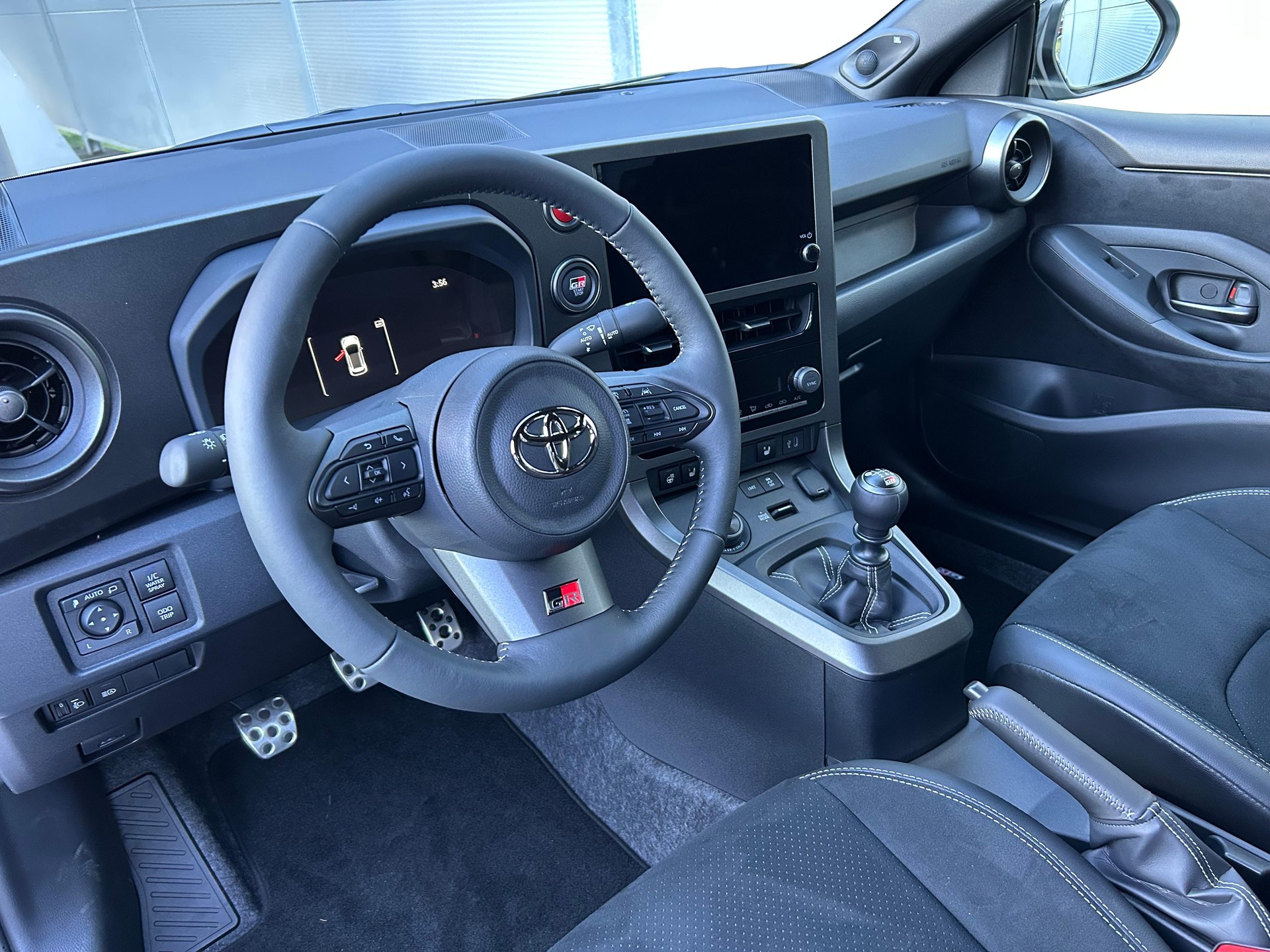 TOYOTA GR Yaris 1.6 Turbo Sport 4x4-image-5