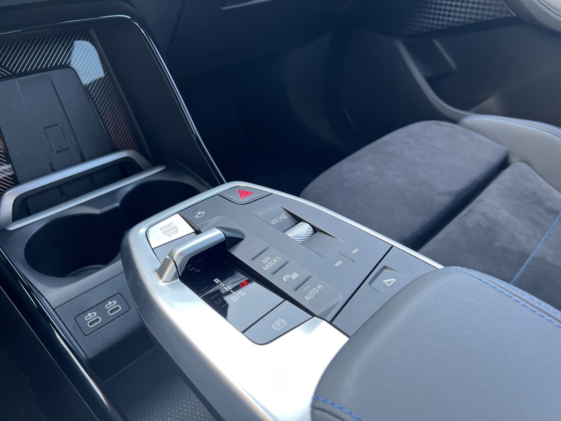 BMW 225e xDr. Act. T. M Sport-image-13