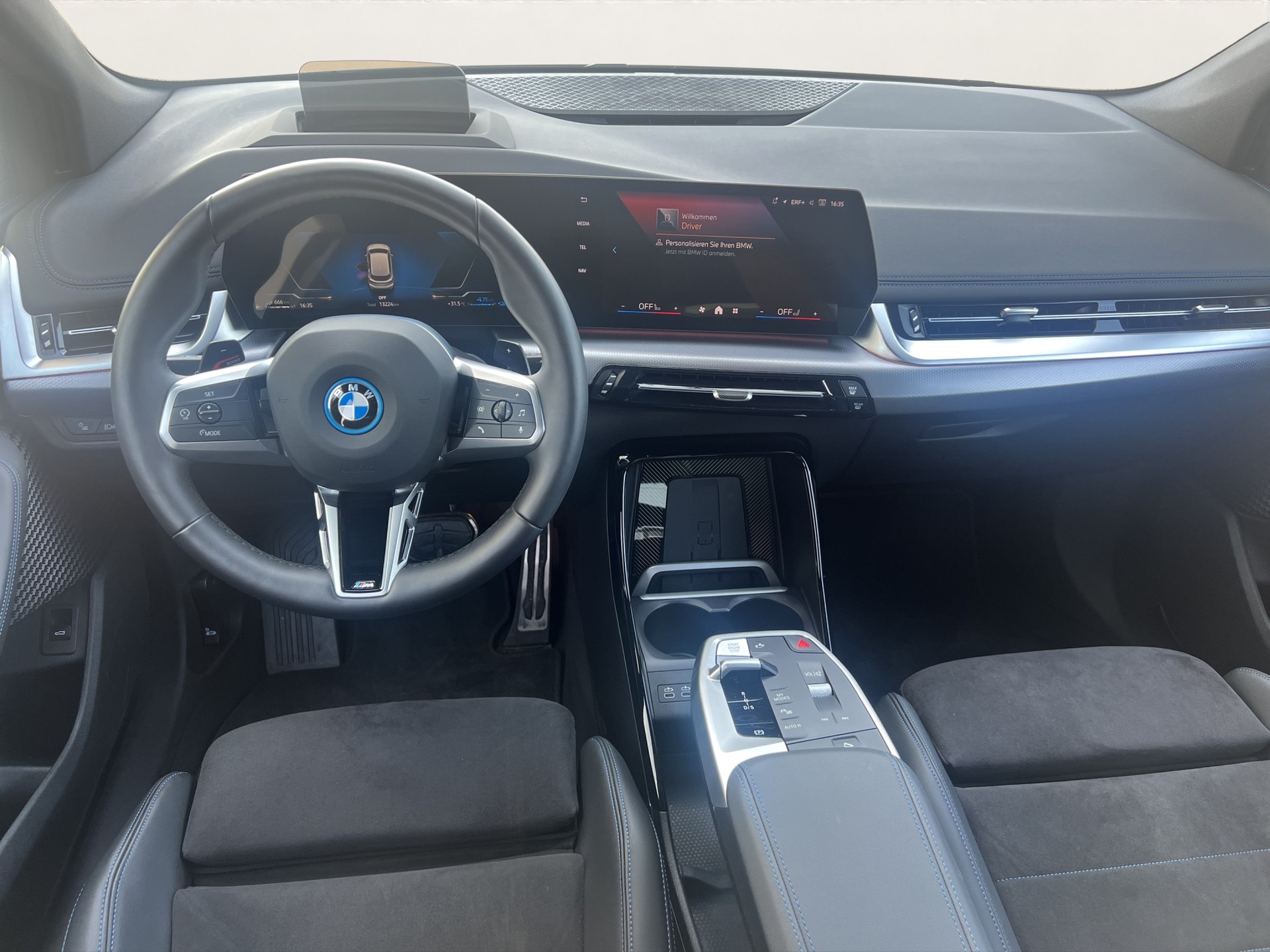 BMW 225e xDr. Act. T. M Sport-image-12