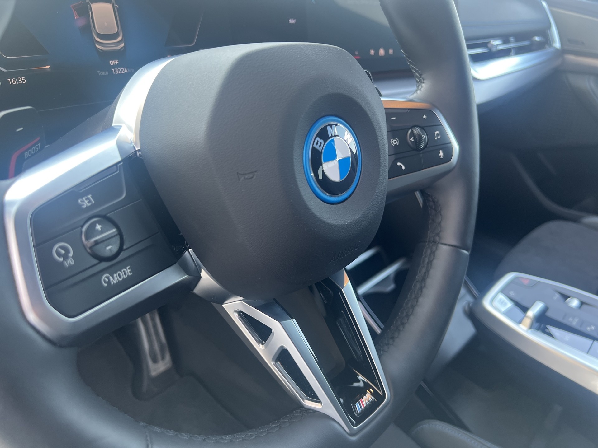 BMW 225e xDr. Act. T. M Sport-image-11