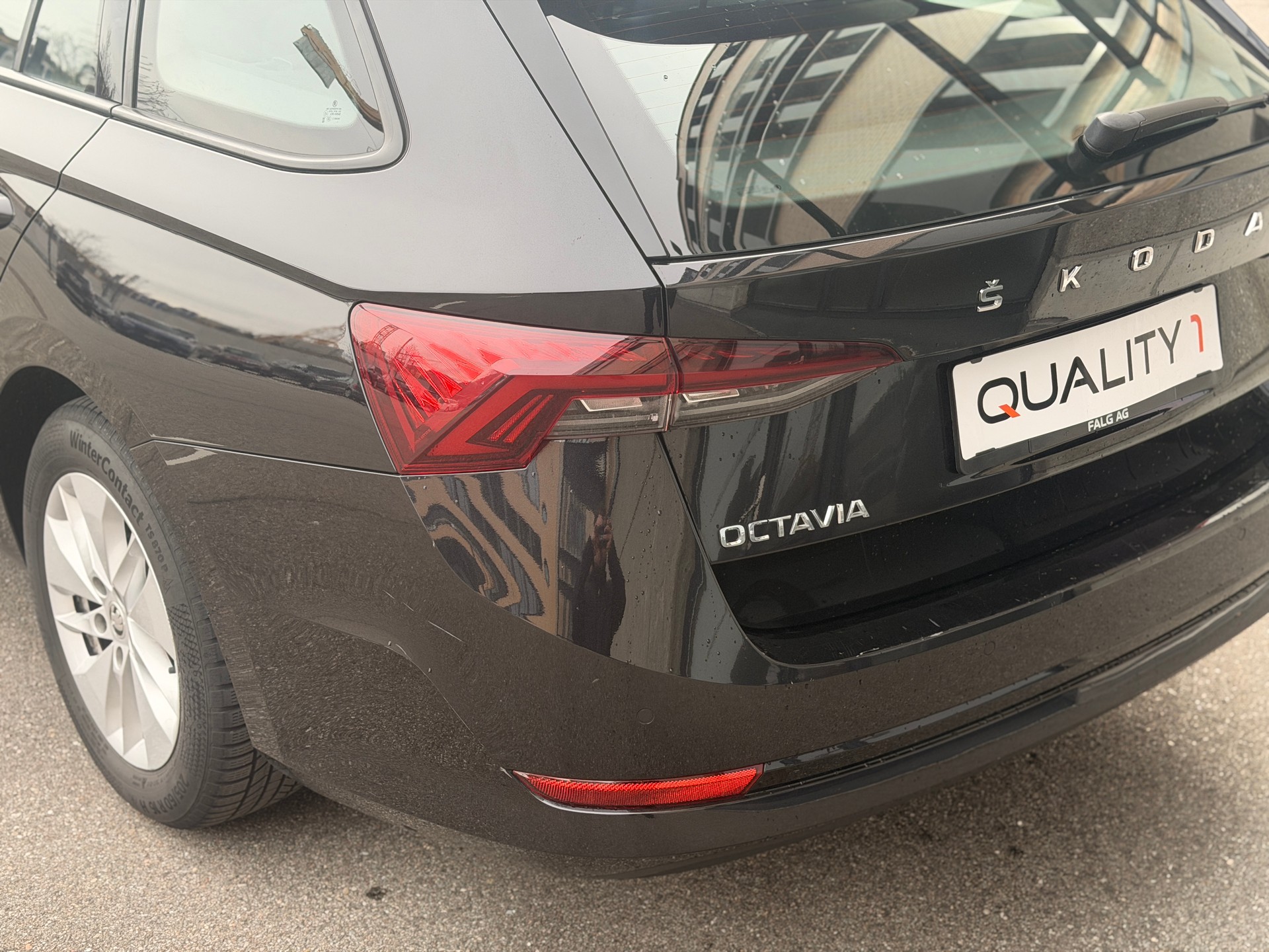SKODA Octavia Combi 2.0 TDI DSG Ambition 4x4-image-8