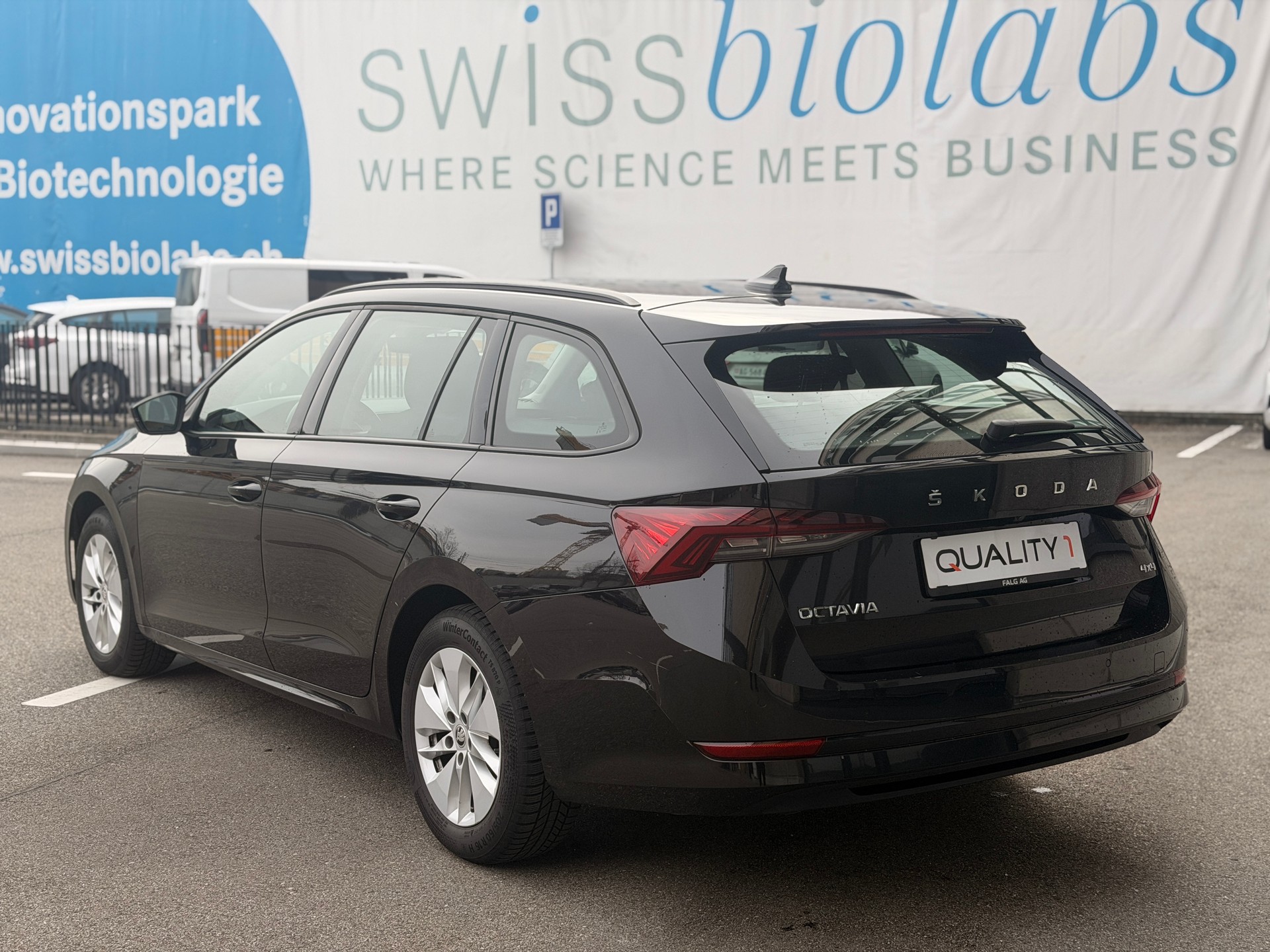 SKODA Octavia Combi 2.0 TDI DSG Ambition 4x4-image-4