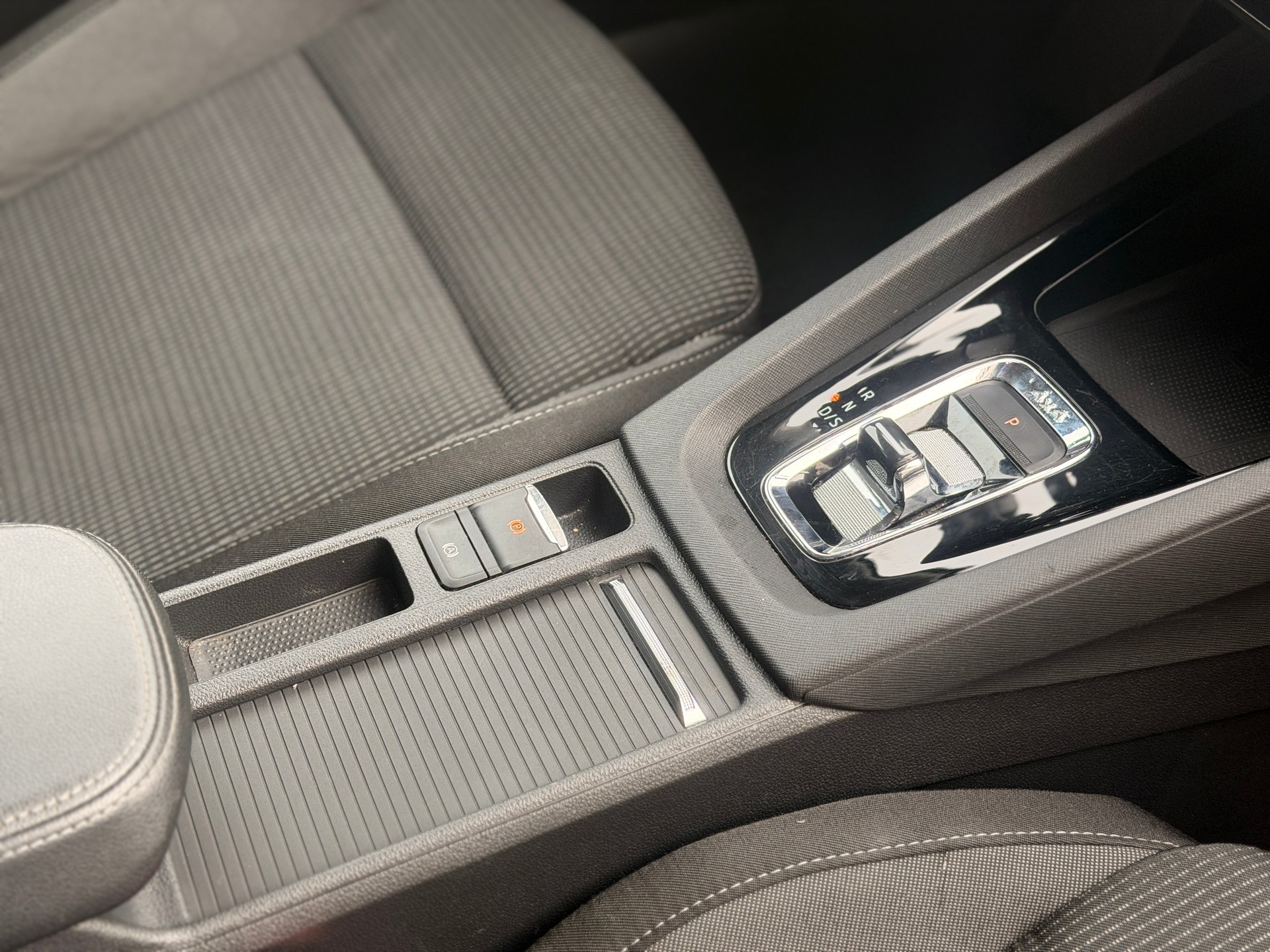 SKODA Octavia Combi 2.0 TDI DSG Ambition 4x4-image-31