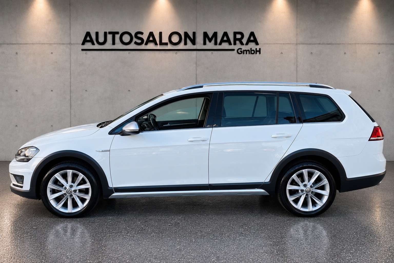 VW Golf 1.8 TSI Alltrack 4Motion-image-1