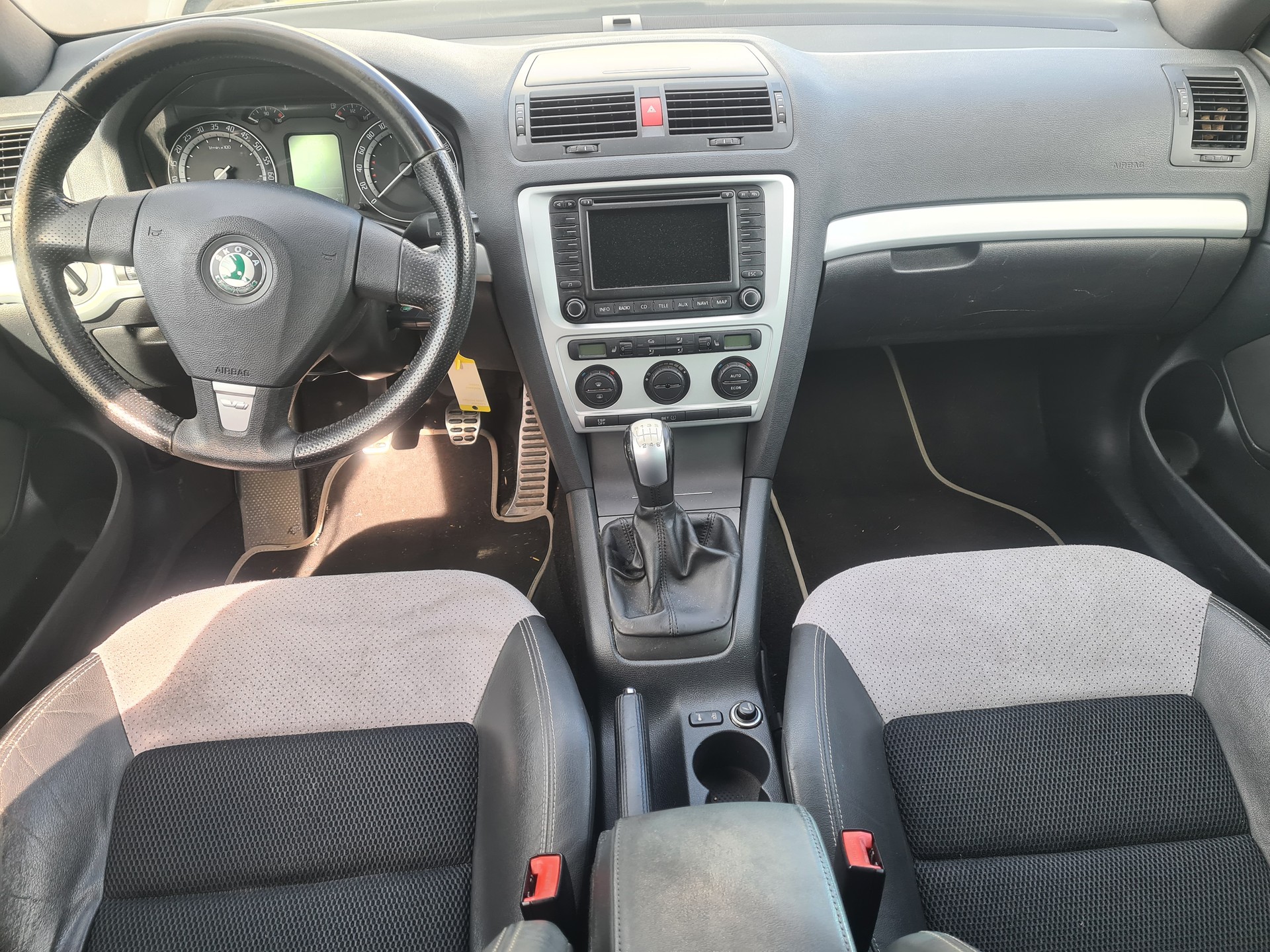 SKODA Octavia 2.0 TFSI RS-image-7