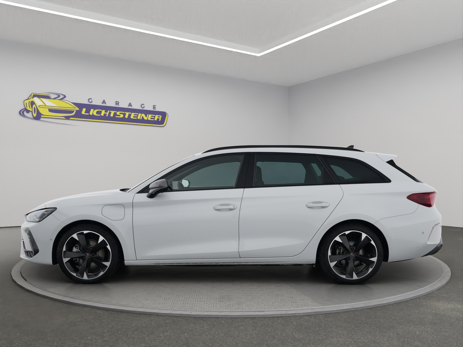 CUPRA LEON ST 1.5 e-HYBRID pHEV Business Edition DSG-image-2