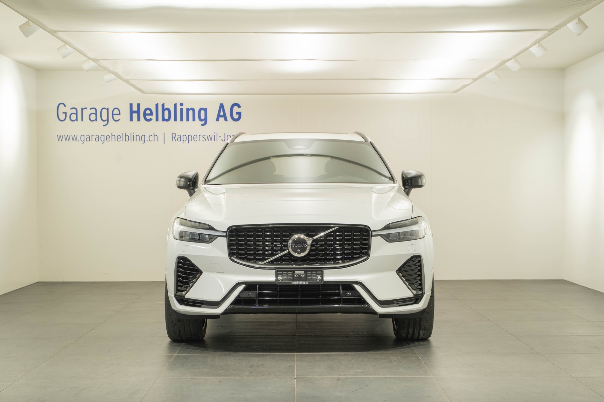 VOLVO XC60 2.0 T6 TE Ultimate Dark eAWD-image-1