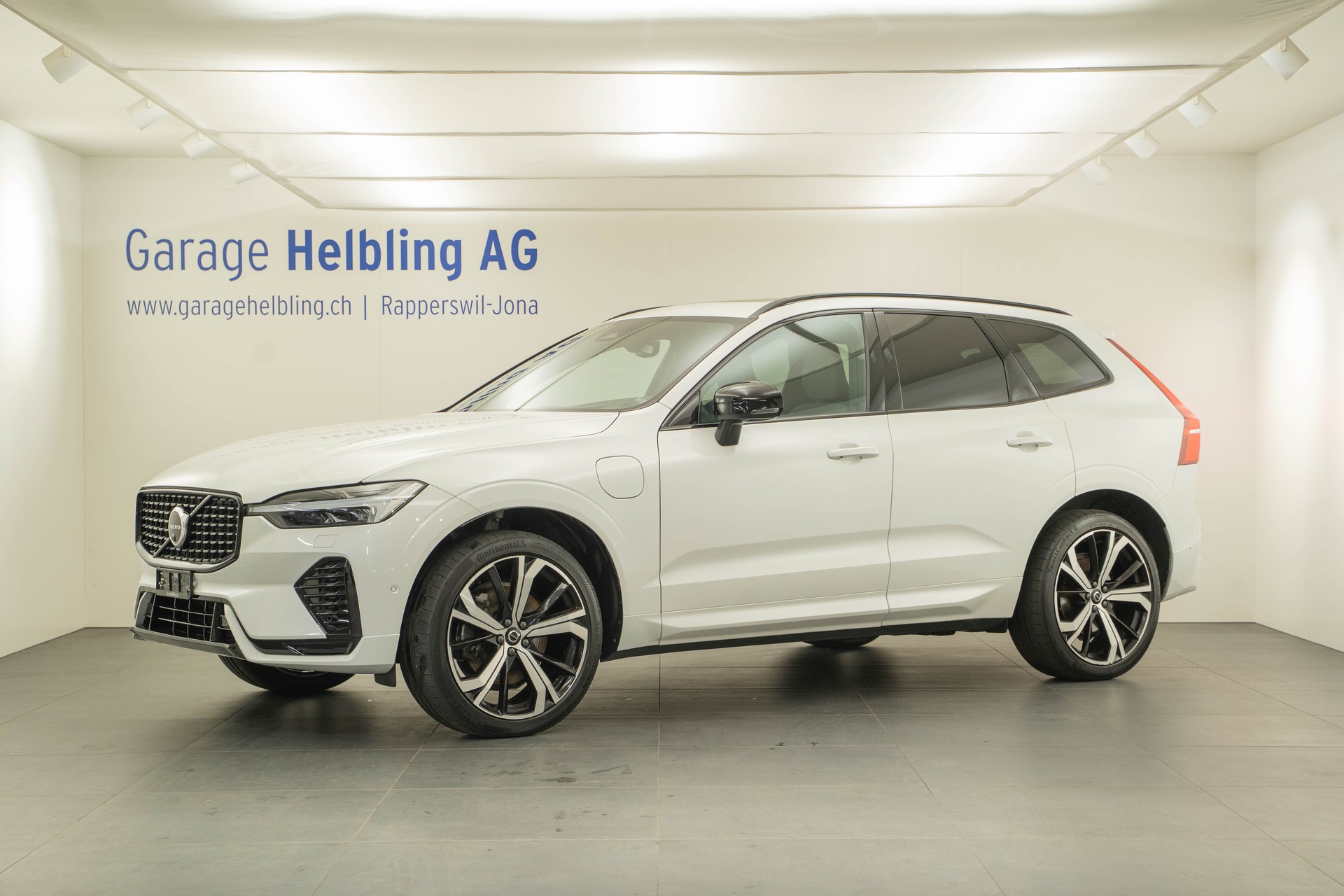 VOLVO XC60 2.0 T6 TE Ultimate Dark eAWD-image-0