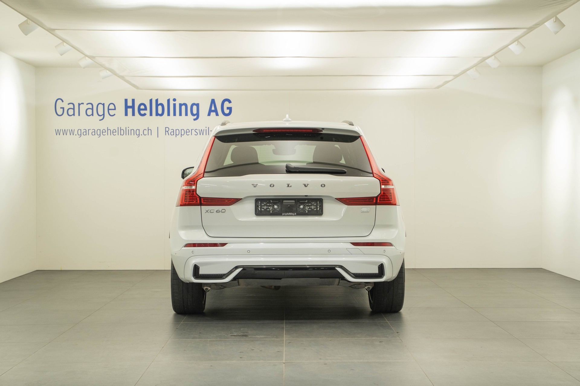 VOLVO XC60 2.0 T6 TE Ultimate Dark eAWD-image-3