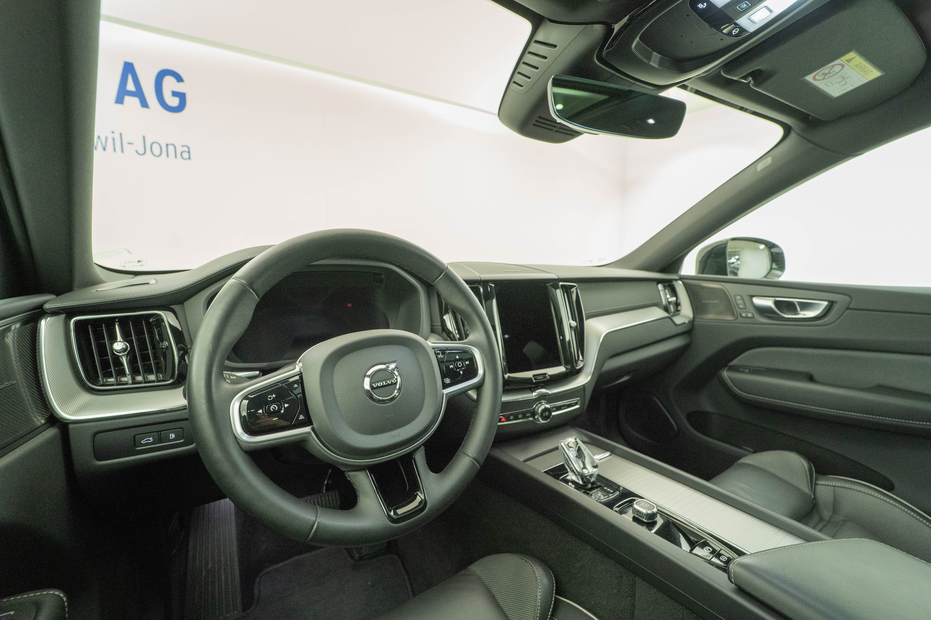 VOLVO XC60 2.0 T6 TE Ultimate Dark eAWD-image-6