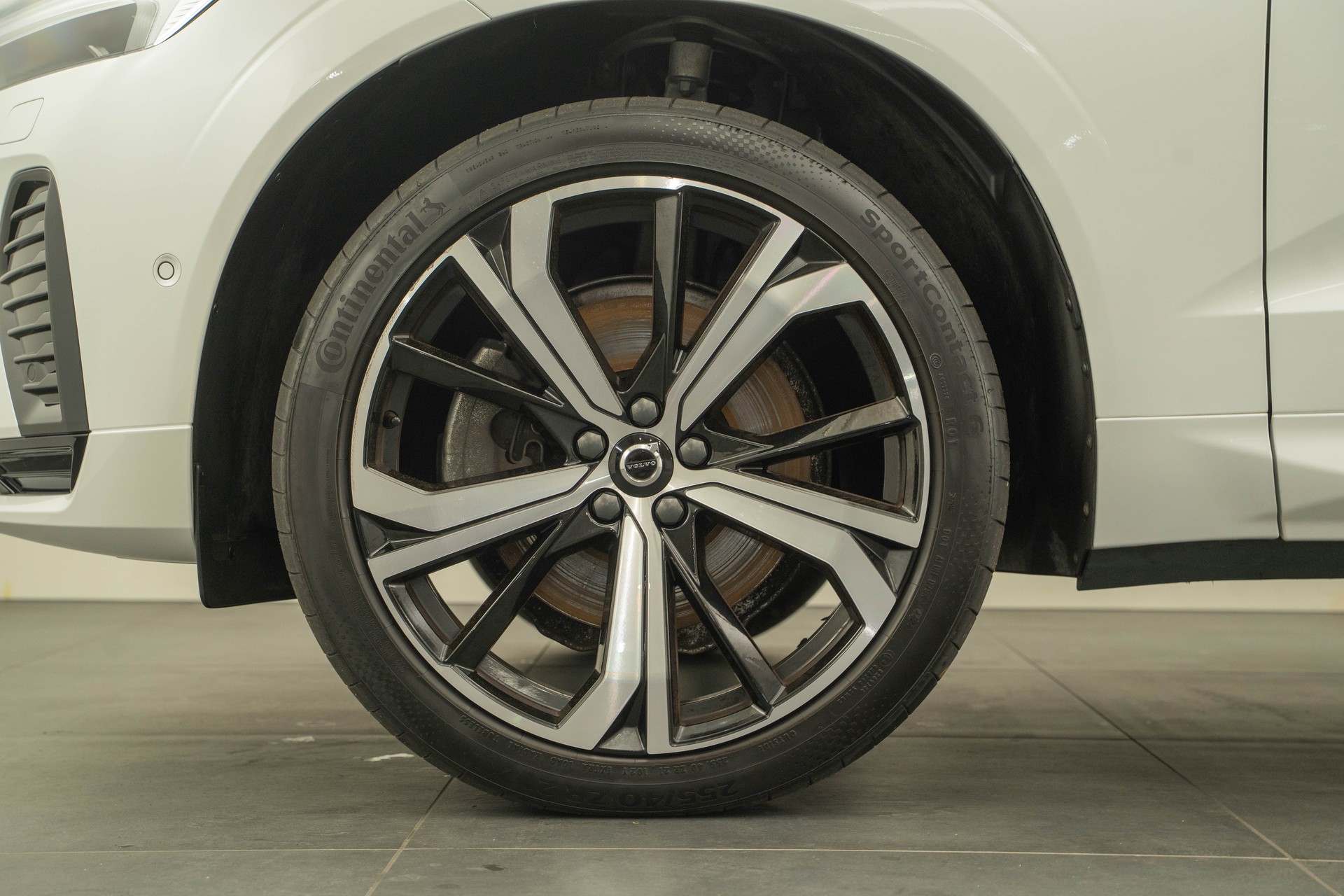 VOLVO XC60 2.0 T6 TE Ultimate Dark eAWD-image-14