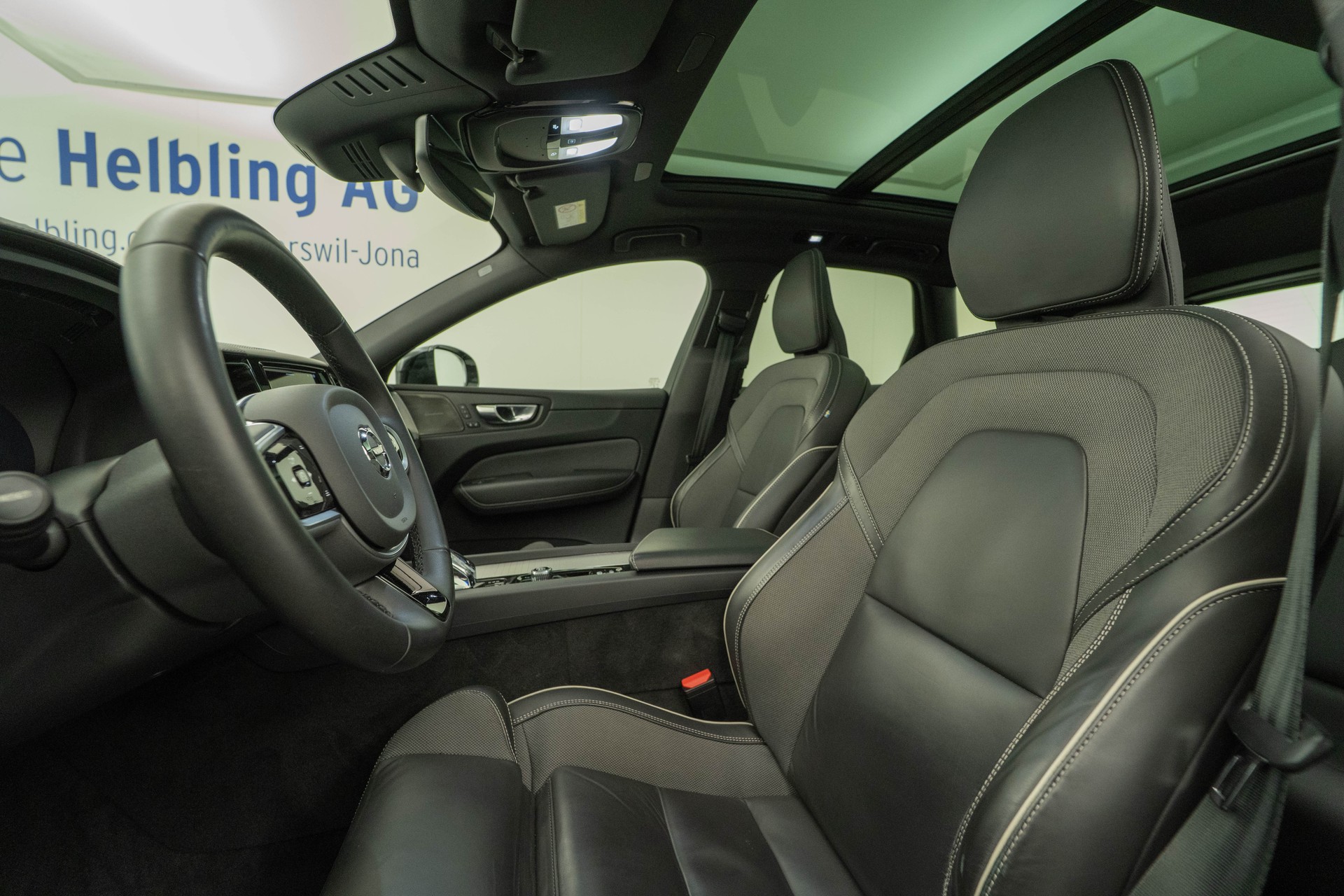 VOLVO XC60 2.0 T6 TE Ultimate Dark eAWD-image-7