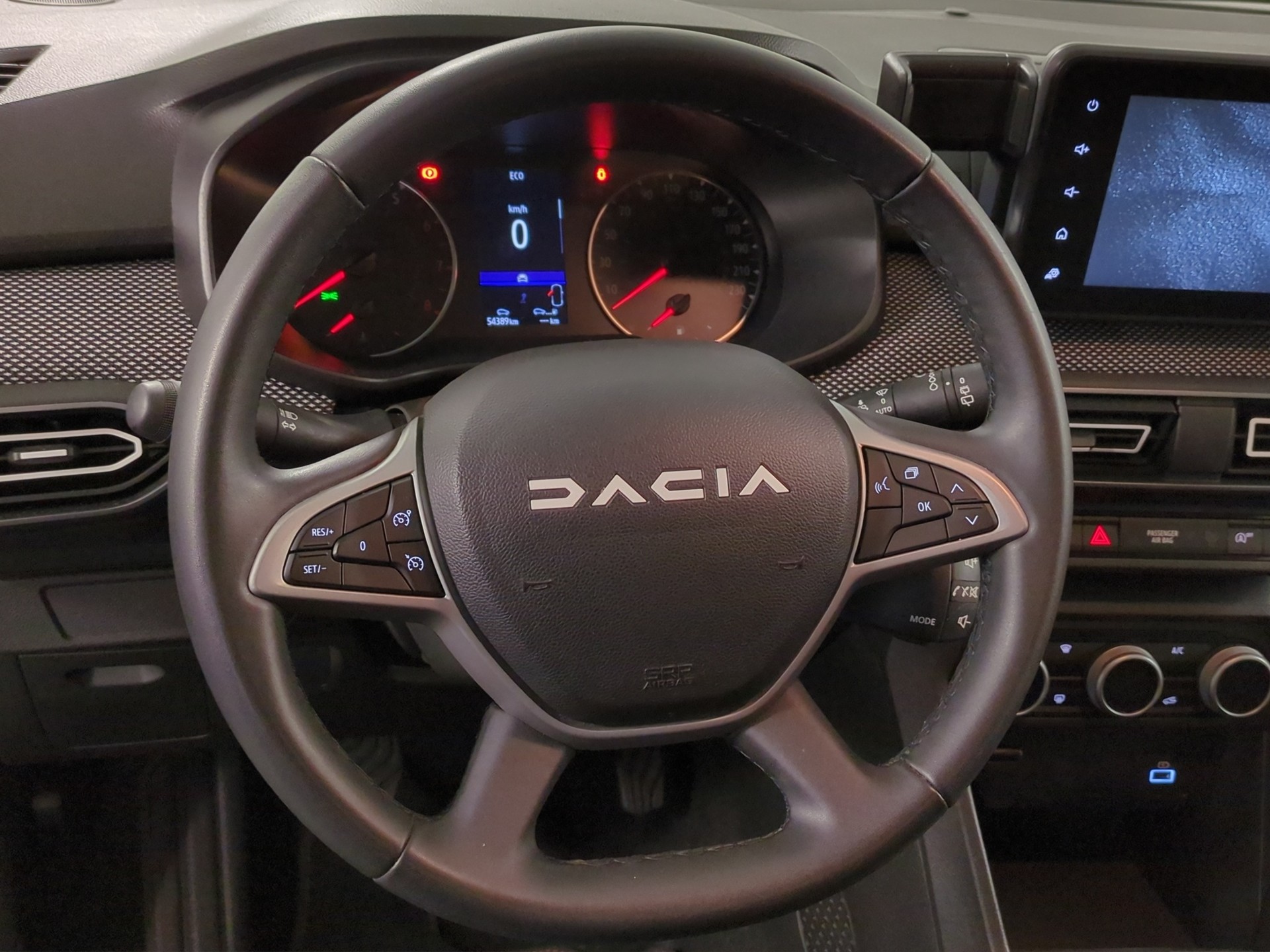 DACIA Jogger TCe 110 Extreme-image-9