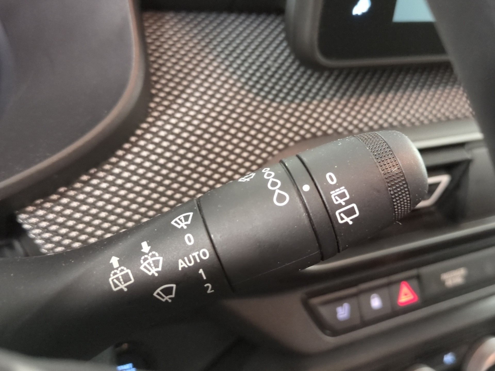 DACIA Jogger TCe 110 Extreme-image-24
