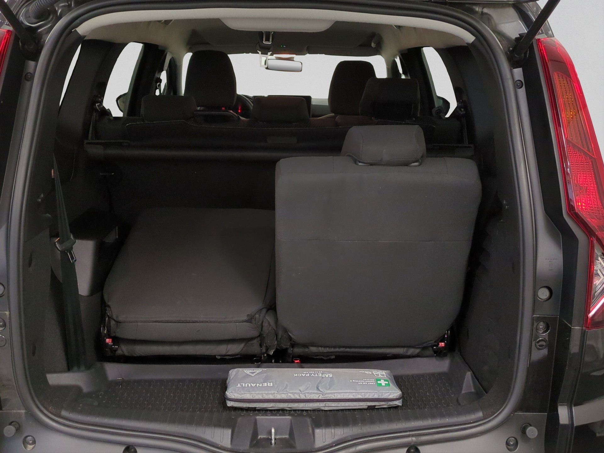 DACIA Jogger TCe 110 Extreme-image-15