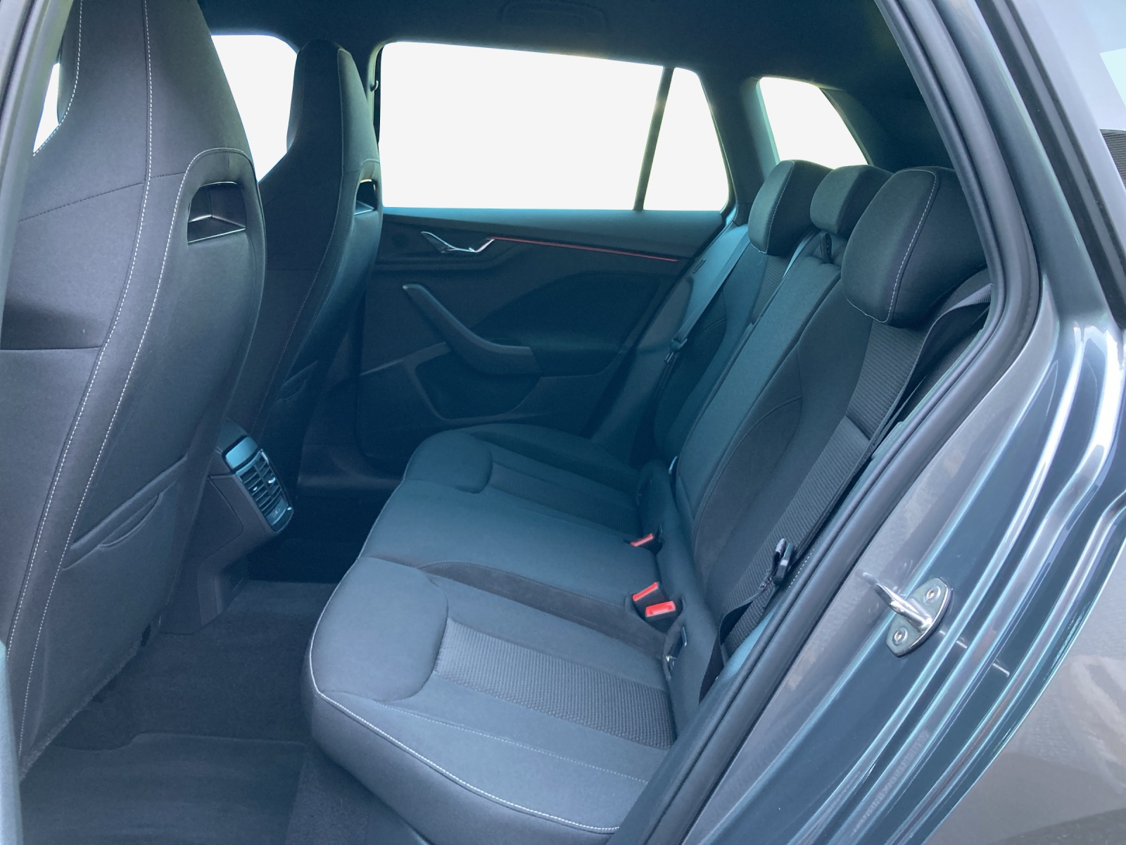 SKODA Kamiq 1.0 TSI Dynamic DSG-image-11