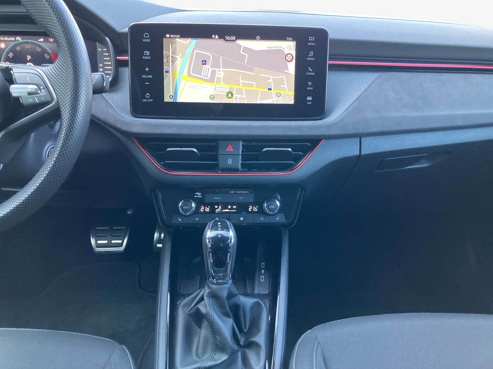 SKODA Kamiq 1.0 TSI Dynamic DSG-image-10