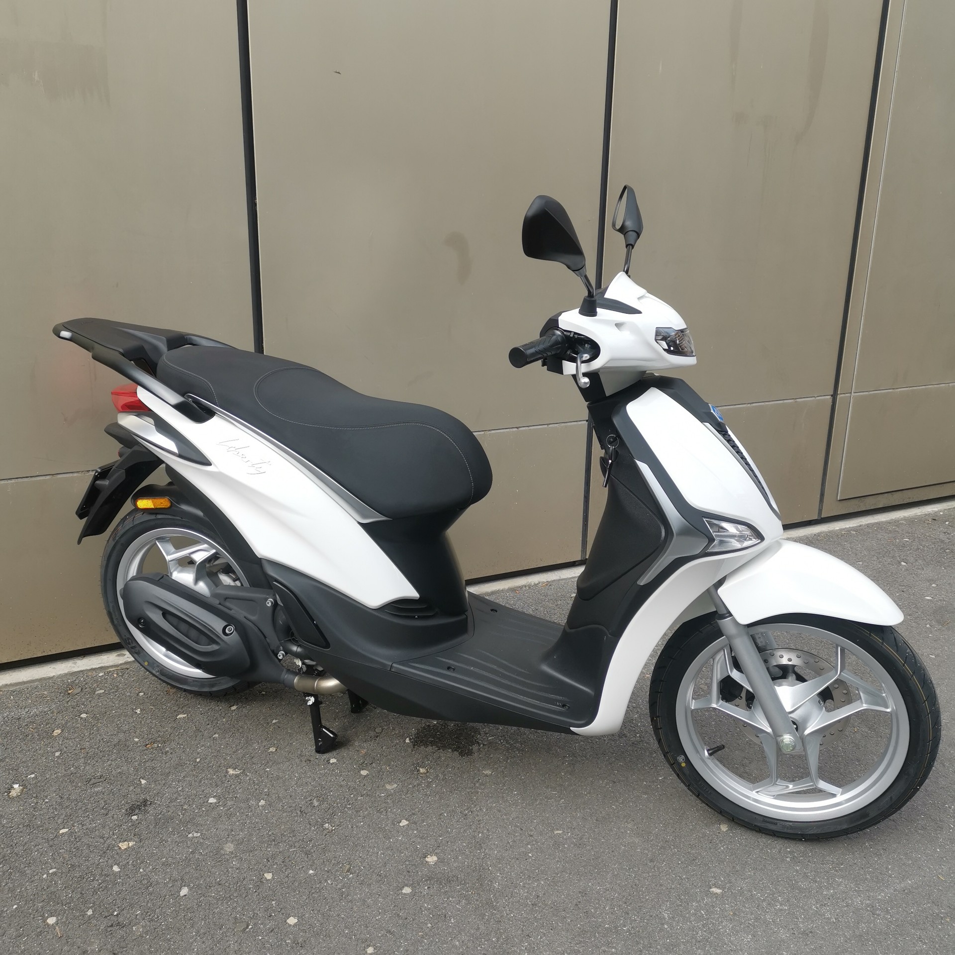 PIAGGIO Liberty 50 (45km/h)-showroom-element-1