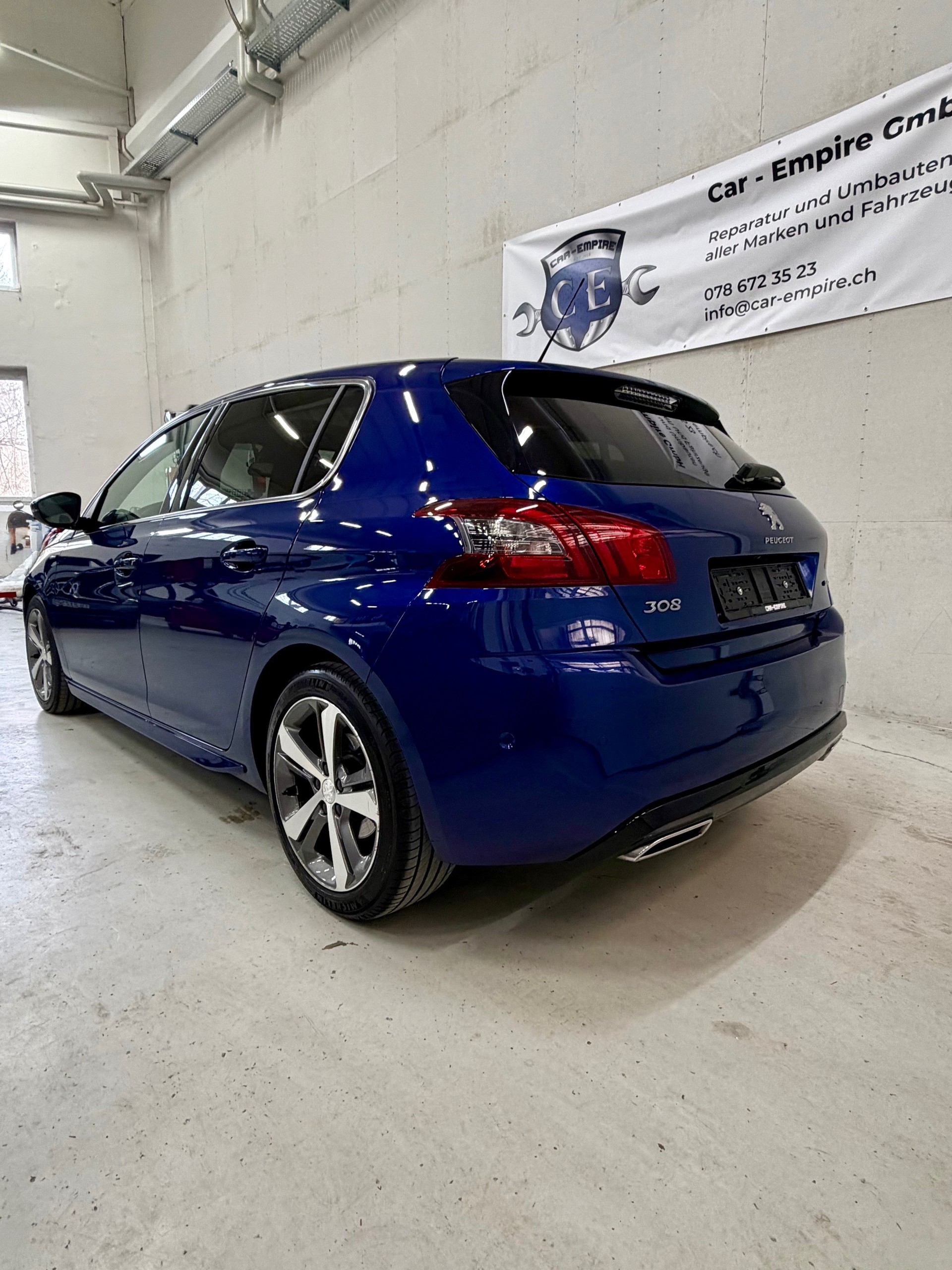 PEUGEOT 308 1.2 Pure Tech GT Line EAT8-image-2