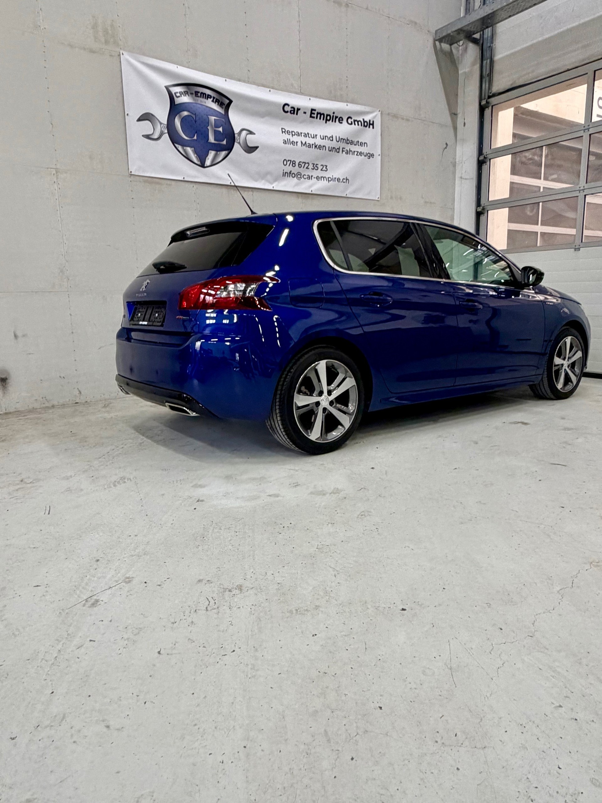 PEUGEOT 308 1.2 Pure Tech GT Line EAT8-image-5