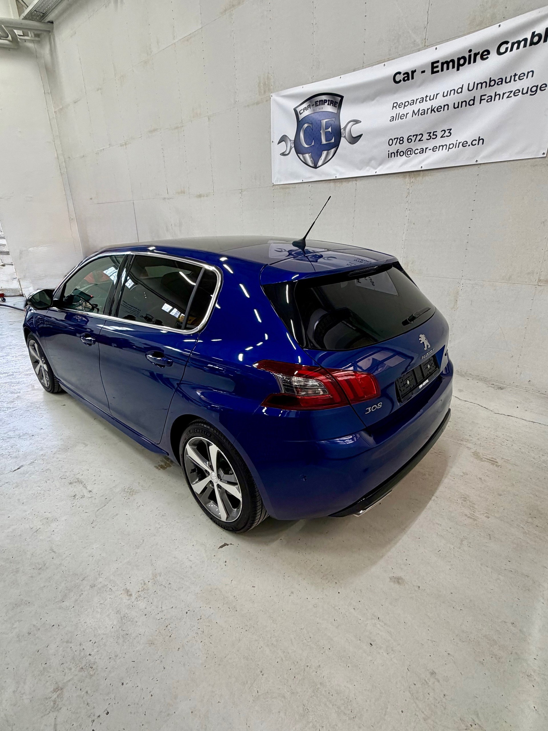 PEUGEOT 308 1.2 Pure Tech GT Line EAT8-image-3